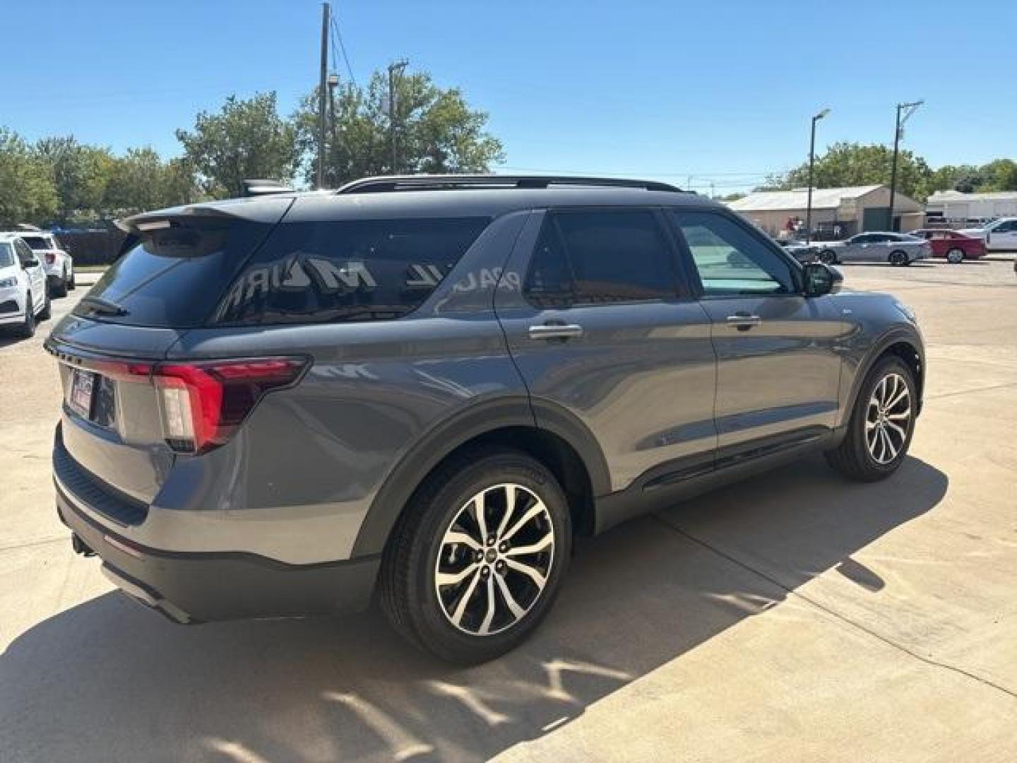 2025 Carbonized Gray Metallic /Onyx Ford Explorer ST-Line (1FMUK7KH0SG) with an 2.3L EcoBoost I-4 engine, Automatic transmission, located at 1105 E Mulberry, Kaufman, TX, 75142, (972) 962-2151, 32.589550, -96.300926 - Carbonized Gray Metallic 2025 Ford Explorer 4D Sport Utility ST-Line RWD 10-Speed Automatic 2.3L EcoBoost I-4<br><br>21/28 City/Highway MPG<br><br><br>Please call Paul Murrey Ford Inc. In Kaufman Texas A Family Dealership Since 1952 Serving the Dallas Fort Worth and East Texas areas for over 70 year - Photo#5