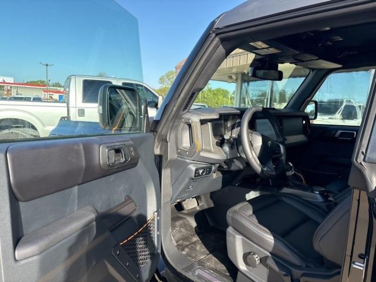 2024 Shadow Black /Black Onyx Interior Ford Bronco Badlands (1FMEE9BP6RL) with an 2.7L EcoBoost V6 engine, Automatic transmission, located at 1105 E Mulberry, Kaufman, TX, 75142, (972) 962-2151, 32.589550, -96.300926 - Shadow Black 2024 Ford Bronco 4D Sport Utility Badlands 4WD 10-Speed Automatic 2.7L EcoBoost V6<br><br>Recent Arrival!<br><br><br>Please call Paul Murrey Ford Inc. In Kaufman Texas A Family Dealership Since 1952 Serving the Dallas Fort Worth and East Texas areas for over 70 years. Please call 972-96 - Photo#9