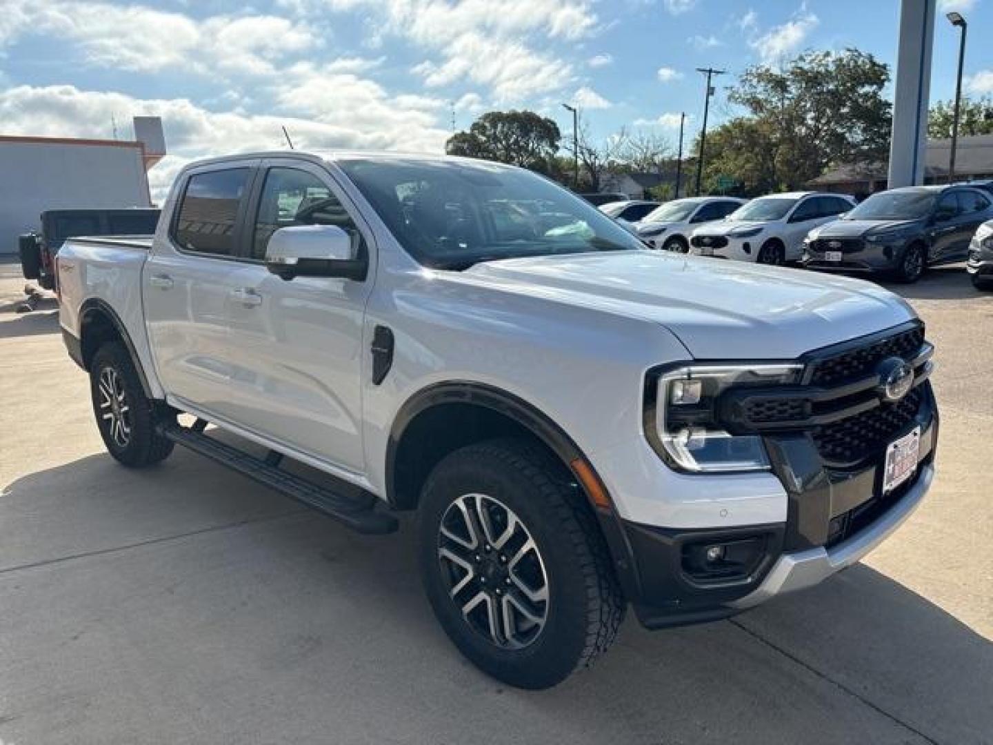 2024 Oxford White /Ebony Ford Ranger Lariat (1FTER4JH8RL) with an EcoBoost 2.3L I4 GTDi DOHC Turbocharged VCT engine, Automatic transmission, located at 1105 E Mulberry, Kaufman, TX, 75142, (972) 962-2151, 32.589550, -96.300926 - Oxford White 2024 Ford Ranger 4D Crew Cab Lariat RWD 10-Speed Automatic EcoBoost 2.3L I4 GTDi DOHC Turbocharged VCT<br><br><br>Please call Paul Murrey Ford Inc. In Kaufman Texas A Family Dealership Since 1952 Serving the Dallas Fort Worth and East Texas areas for over 70 years. Please call 972-962-2 - Photo#5