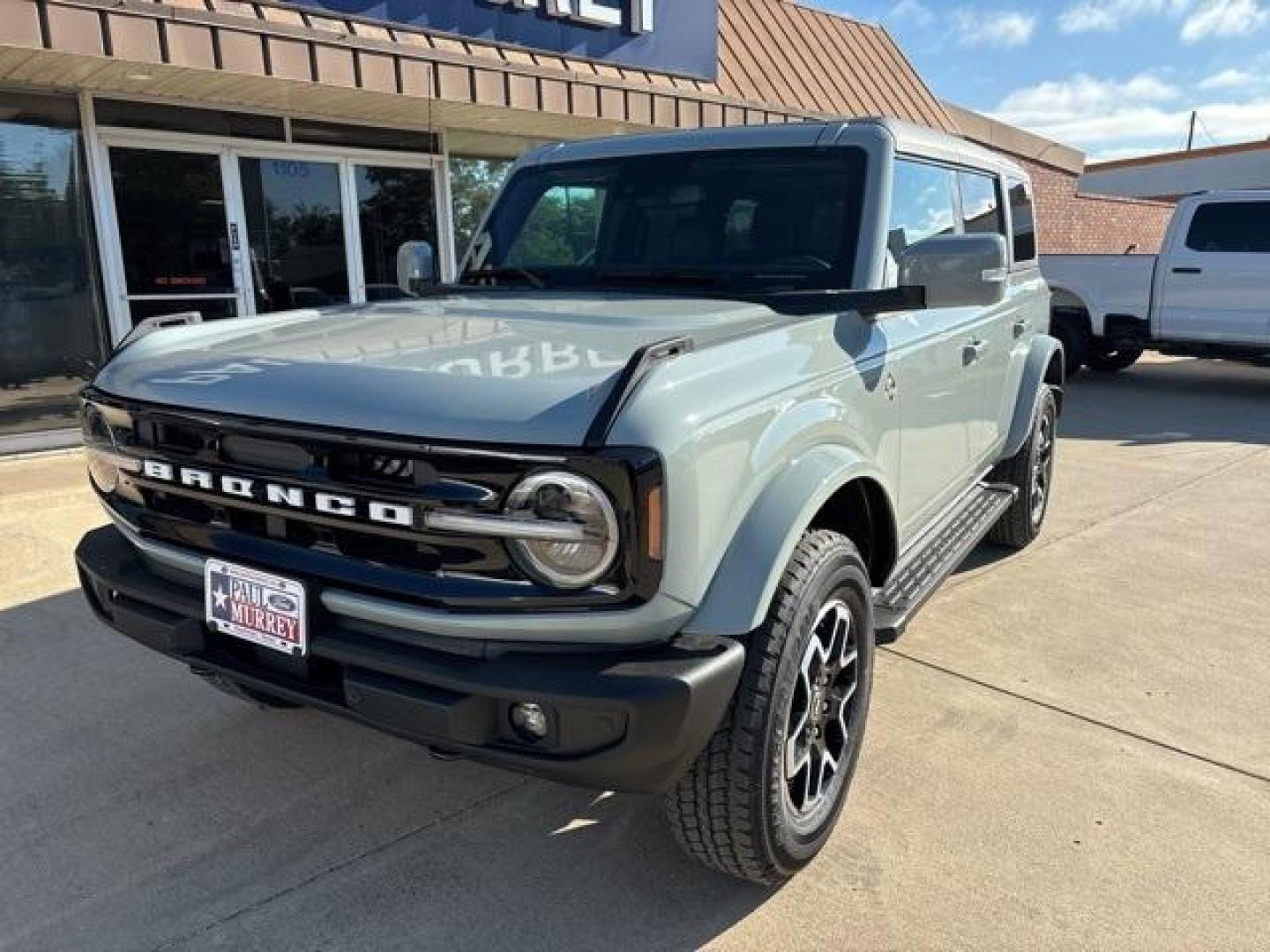 2024 Cactus Gray /Black Onyx Interior Ford Bronco Outer Banks (1FMDE8BH3RL) with an 2.3L EcoBoost I-4 engine, Automatic transmission, located at 1105 E Mulberry, Kaufman, TX, 75142, (972) 962-2151, 32.589550, -96.300926 - Cactus Gray 2024 Ford Bronco 4D Sport Utility Outer Banks 4WD 10-Speed Automatic 2.3L EcoBoost I-4<br><br>Recent Arrival!<br><br><br>Please call Paul Murrey Ford Inc. In Kaufman Texas A Family Dealership Since 1952 Serving the Dallas Fort Worth and East Texas areas for over 70 years. Please call 972 - Photo#1