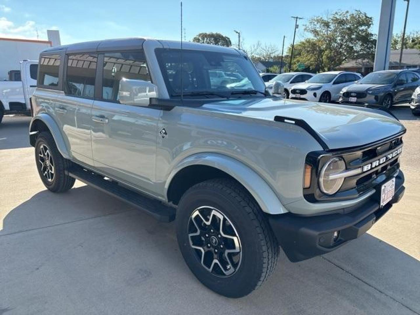 2024 Cactus Gray /Black Onyx Interior Ford Bronco Outer Banks (1FMDE8BH3RL) with an 2.3L EcoBoost I-4 engine, Automatic transmission, located at 1105 E Mulberry, Kaufman, TX, 75142, (972) 962-2151, 32.589550, -96.300926 - Cactus Gray 2024 Ford Bronco 4D Sport Utility Outer Banks 4WD 10-Speed Automatic 2.3L EcoBoost I-4<br><br>Recent Arrival!<br><br><br>Please call Paul Murrey Ford Inc. In Kaufman Texas A Family Dealership Since 1952 Serving the Dallas Fort Worth and East Texas areas for over 70 years. Please call 972 - Photo#6