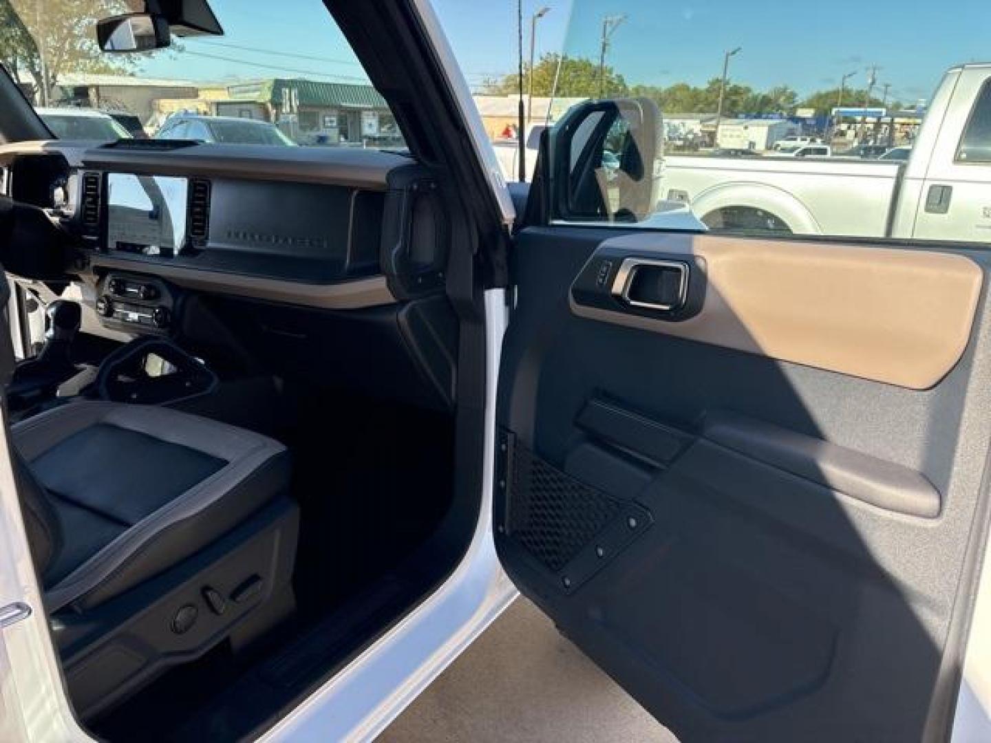 2024 Oxford White /Black Onyx Interior Ford Bronco Wildtrak (1FMEE2BP9RL) with an 2.7L EcoBoost V6 engine, Automatic transmission, located at 1105 E Mulberry, Kaufman, TX, 75142, (972) 962-2151, 32.589550, -96.300926 - Oxford White 2024 Ford Bronco 4D Sport Utility Wildtrak 4WD 10-Speed Automatic 2.7L EcoBoost V6<br><br>Recent Arrival!<br><br><br>Please call Paul Murrey Ford Inc. In Kaufman Texas A Family Dealership Since 1952 Serving the Dallas Fort Worth and East Texas areas for over 70 years. Please call 972-96 - Photo#16