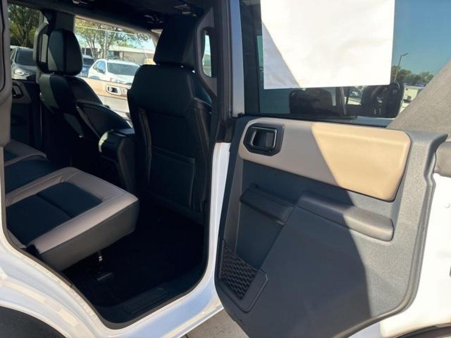 2024 Oxford White /Black Onyx Interior Ford Bronco Wildtrak (1FMEE2BP9RL) with an 2.7L EcoBoost V6 engine, Automatic transmission, located at 1105 E Mulberry, Kaufman, TX, 75142, (972) 962-2151, 32.589550, -96.300926 - Oxford White 2024 Ford Bronco 4D Sport Utility Wildtrak 4WD 10-Speed Automatic 2.7L EcoBoost V6<br><br>Recent Arrival!<br><br><br>Please call Paul Murrey Ford Inc. In Kaufman Texas A Family Dealership Since 1952 Serving the Dallas Fort Worth and East Texas areas for over 70 years. Please call 972-96 - Photo#19