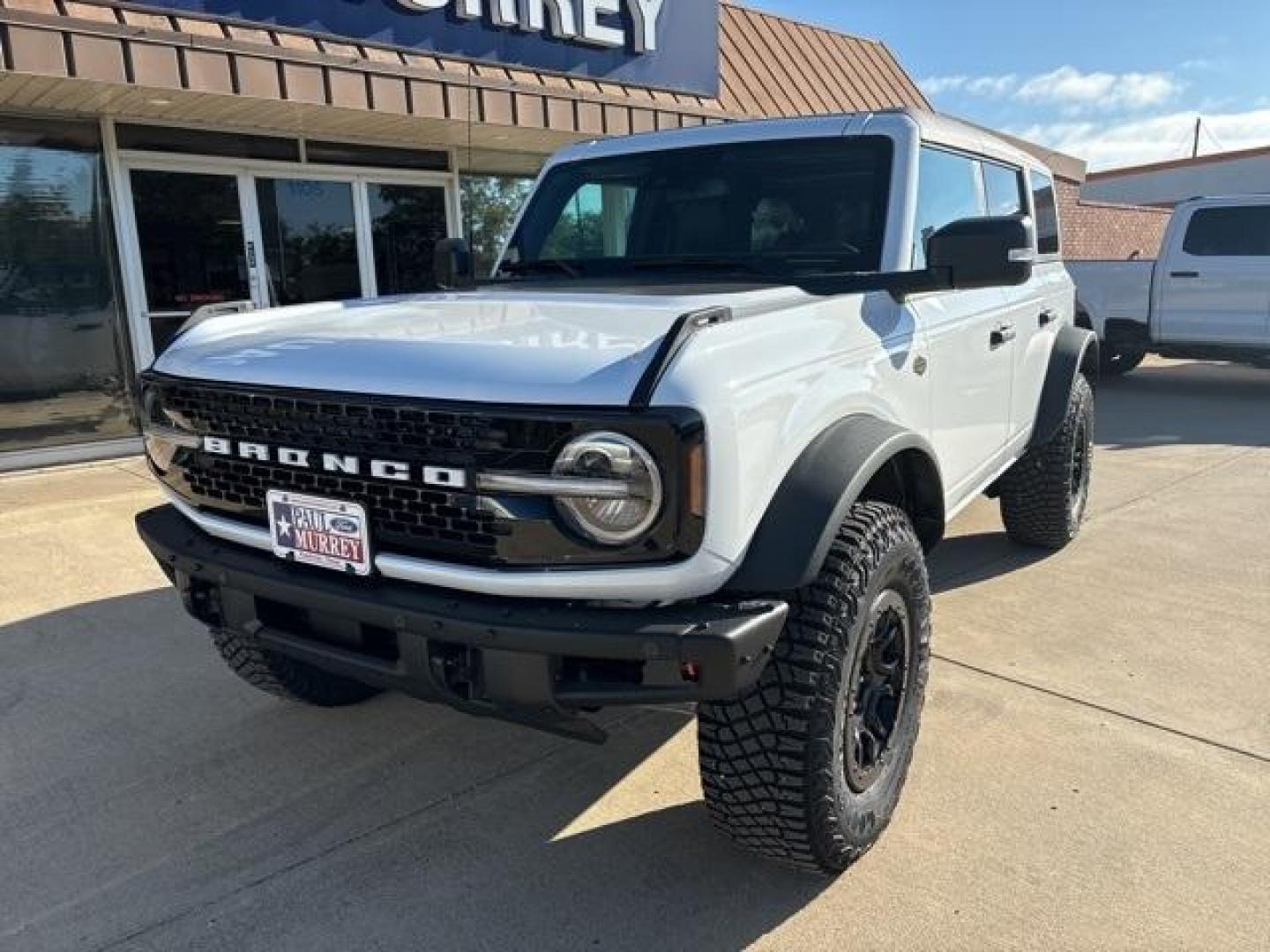 2024 Oxford White /Black Onyx Interior Ford Bronco Wildtrak (1FMEE2BP9RL) with an 2.7L EcoBoost V6 engine, Automatic transmission, located at 1105 E Mulberry, Kaufman, TX, 75142, (972) 962-2151, 32.589550, -96.300926 - Oxford White 2024 Ford Bronco 4D Sport Utility Wildtrak 4WD 10-Speed Automatic 2.7L EcoBoost V6<br><br>Recent Arrival!<br><br><br>Please call Paul Murrey Ford Inc. In Kaufman Texas A Family Dealership Since 1952 Serving the Dallas Fort Worth and East Texas areas for over 70 years. Please call 972-96 - Photo#1