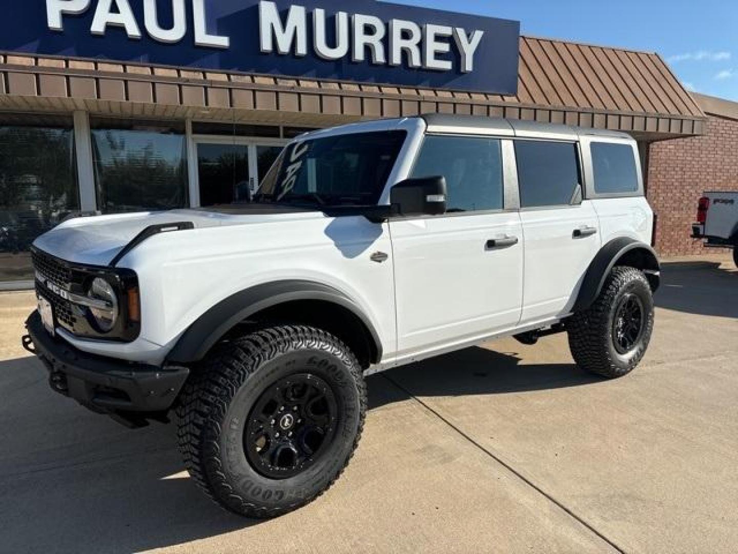 2024 Oxford White /Black Onyx Interior Ford Bronco Wildtrak (1FMEE2BP9RL) with an 2.7L EcoBoost V6 engine, Automatic transmission, located at 1105 E Mulberry, Kaufman, TX, 75142, (972) 962-2151, 32.589550, -96.300926 - Oxford White 2024 Ford Bronco 4D Sport Utility Wildtrak 4WD 10-Speed Automatic 2.7L EcoBoost V6<br><br>Recent Arrival!<br><br><br>Please call Paul Murrey Ford Inc. In Kaufman Texas A Family Dealership Since 1952 Serving the Dallas Fort Worth and East Texas areas for over 70 years. Please call 972-96 - Photo#2