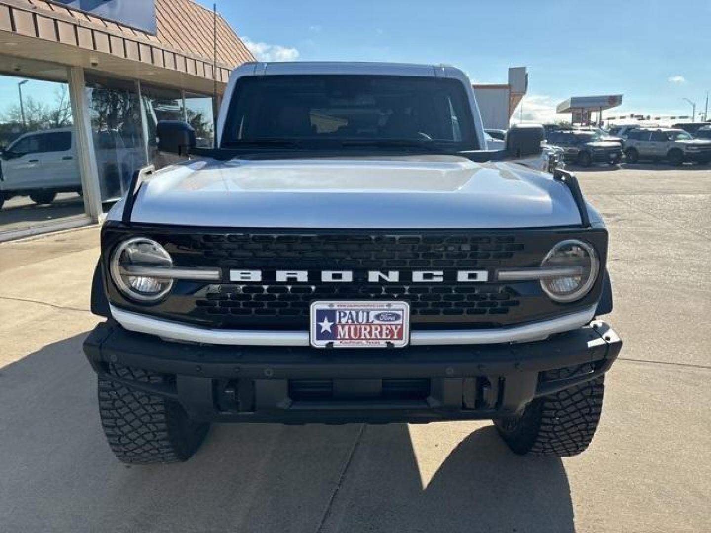 2024 Oxford White /Black Onyx Interior Ford Bronco Wildtrak (1FMEE2BP9RL) with an 2.7L EcoBoost V6 engine, Automatic transmission, located at 1105 E Mulberry, Kaufman, TX, 75142, (972) 962-2151, 32.589550, -96.300926 - Oxford White 2024 Ford Bronco 4D Sport Utility Wildtrak 4WD 10-Speed Automatic 2.7L EcoBoost V6<br><br>Recent Arrival!<br><br><br>Please call Paul Murrey Ford Inc. In Kaufman Texas A Family Dealership Since 1952 Serving the Dallas Fort Worth and East Texas areas for over 70 years. Please call 972-96 - Photo#7