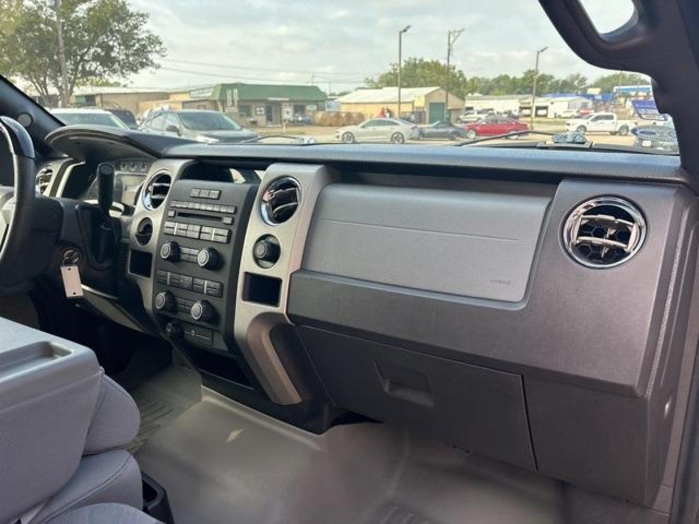 2012 Ford F-150 (1FTFW1CF2CK) with an 5.0L V8 FFV engine, Automatic transmission, located at 1105 E Mulberry, Kaufman, TX, 75142, (972) 962-2151, 32.589550, -96.300926 - 2012 Ford F-150 4D SuperCrew RWD 6-Speed Automatic Electronic 5.0L V8 FFV<br><br><br>Recent Arrival! Odometer is 4080 miles below market average!<br><br>Awards:<br> * 2012 KBB.com Brand Image Awards<br>Please call Paul Murrey Ford Inc. In Kaufman Texas A Family Dealership Since 1952 Serving the Dal - Photo#17