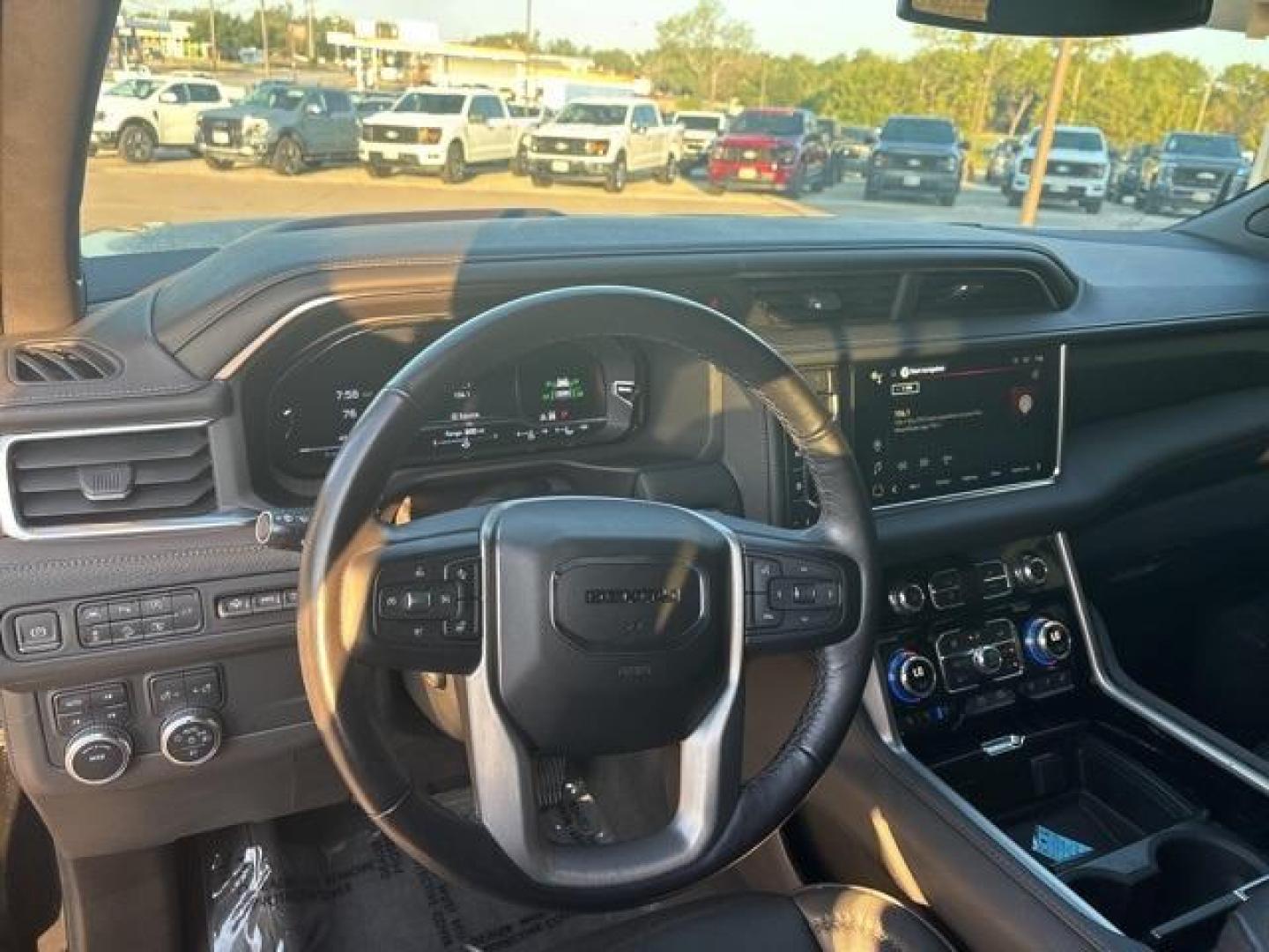 2022 Onyx Black /Jet Black GMC Yukon XL Denali (1GKS2JKL8NR) with an EcoTec3 6.2L V8 engine, Automatic transmission, located at 1105 E Mulberry, Kaufman, TX, 75142, (972) 962-2151, 32.589550, -96.300926 - Onyx Black 2022 GMC Yukon XL 4D Sport Utility Denali 4WD 10-Speed Automatic with Overdrive EcoTec3 6.2L V8 4WD.<br><br><br>Odometer is 2665 miles below market average!<br><br><br>Please call Paul Murrey Ford Inc. In Kaufman Texas A Family Dealership Since 1952 Serving the Dallas Fort Worth and East - Photo#13