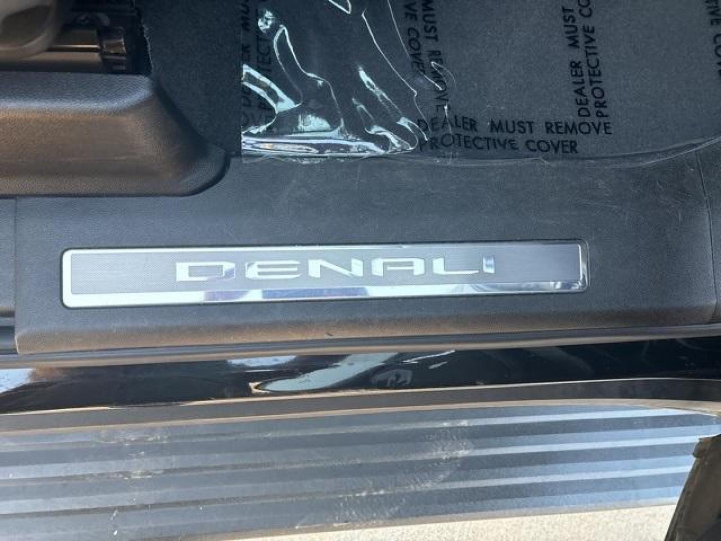 2022 Onyx Black /Jet Black GMC Yukon XL Denali (1GKS2JKL8NR) with an EcoTec3 6.2L V8 engine, Automatic transmission, located at 1105 E Mulberry, Kaufman, TX, 75142, (972) 962-2151, 32.589550, -96.300926 - Onyx Black 2022 GMC Yukon XL 4D Sport Utility Denali 4WD 10-Speed Automatic with Overdrive EcoTec3 6.2L V8 4WD.<br><br><br>Odometer is 2665 miles below market average!<br><br><br>Please call Paul Murrey Ford Inc. In Kaufman Texas A Family Dealership Since 1952 Serving the Dallas Fort Worth and East - Photo#22