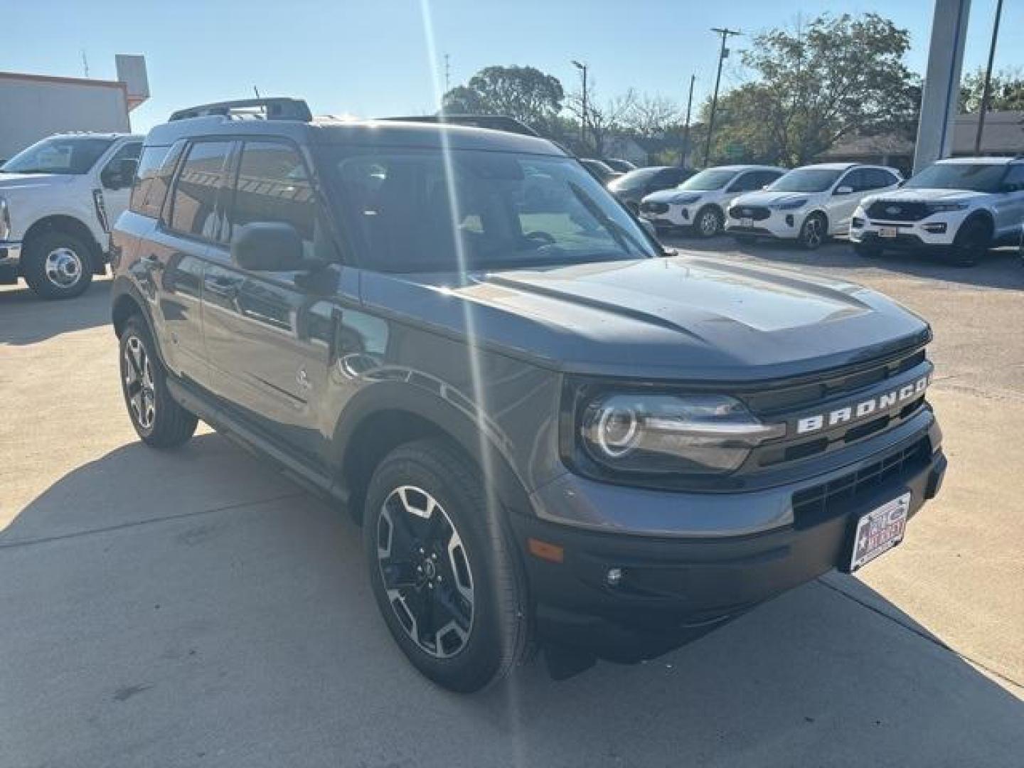 2024 Carbonized Gray Metallic /Ebony Brown Ford Bronco Sport Outer Banks (3FMCR9C65RR) with an 1.5L EcoBoost engine, Automatic transmission, located at 1105 E Mulberry, Kaufman, TX, 75142, (972) 962-2151, 32.589550, -96.300926 - Carbonized Gray Metallic 2024 Ford Bronco Sport 4D Sport Utility Outer Banks 4WD 8-Speed Automatic 1.5L EcoBoost<br><br>25/29 City/Highway MPG<br><br><br>Please call Paul Murrey Ford Inc. In Kaufman Texas A Family Dealership Since 1952 Serving the Dallas Fort Worth and East Texas areas for over 70 y - Photo#6