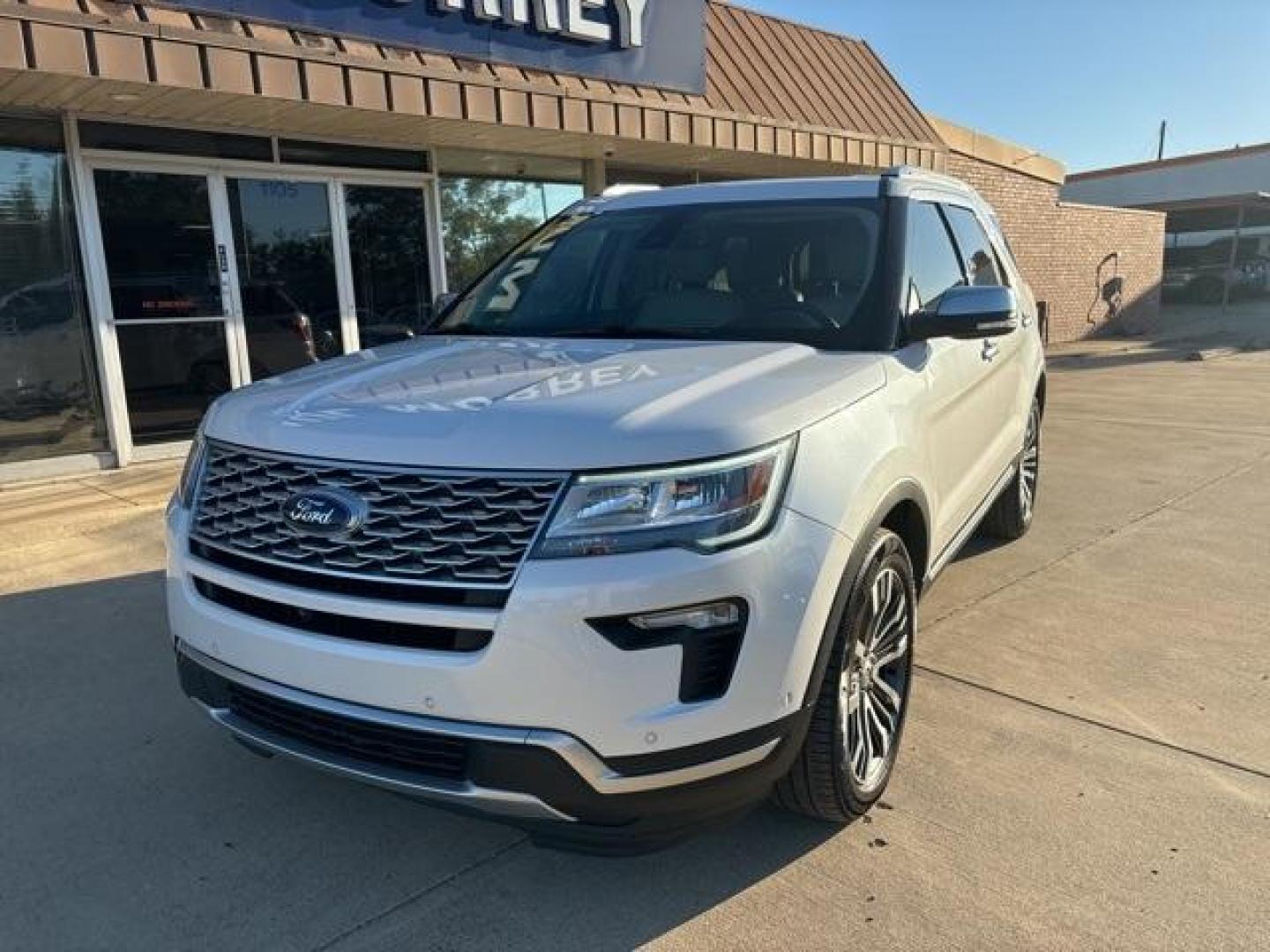 2019 White Platinum /Ebony Black Ford Explorer Platinum (1FM5K8HT0KG) with an 3.5L V6 engine, Automatic transmission, located at 1105 E Mulberry, Kaufman, TX, 75142, (972) 962-2151, 32.589550, -96.300926 - Photo#1