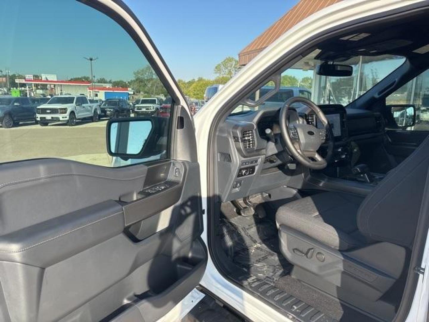 2024 Oxford White /Black Ford F-150 XLT (1FTFW3L87RK) with an 3.5L V6 EcoBoost engine, Automatic transmission, located at 1105 E Mulberry, Kaufman, TX, 75142, (972) 962-2151, 32.589550, -96.300926 - Oxford White 2024 Ford F-150 4D SuperCrew XLT 4WD 10-Speed Automatic 3.5L V6 EcoBoost 4WD.<br><br><br>Please call Paul Murrey Ford Inc. In Kaufman Texas A Family Dealership Since 1952 Serving the Dallas Fort Worth and East Texas areas for over 70 years. Please call 972-962-2151 www.murreyford.com ww - Photo#10