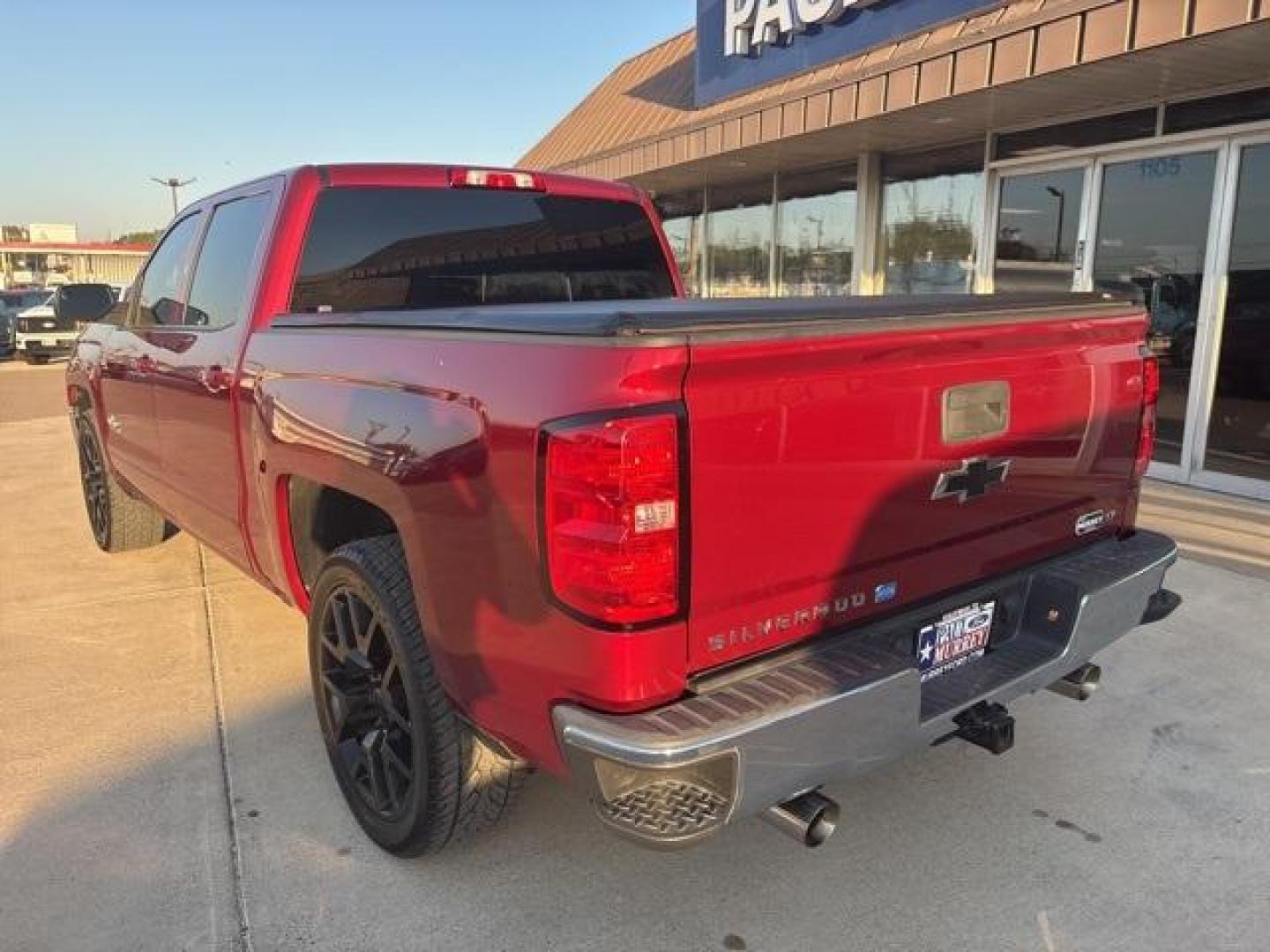 2018 Cajun Red Tintcoat /Cocoa/Dune Chevrolet Silverado 1500 LT (3GCUCRER9JG) with an EcoTec3 5.3L V8 engine, Automatic transmission, located at 1105 E Mulberry, Kaufman, TX, 75142, (972) 962-2151, 32.589550, -96.300926 - Cajun Red Tintcoat 2018 Chevrolet Silverado 1500 4D Crew Cab LT LT1 RWD 8-Speed Automatic EcoTec3 5.3L V8 8-Speed Automatic, Cocoa/Dune Cloth. Priced below KBB Fair Purchase Price!<br><br><br>Recent Arrival!<br><br>Awards:<br> * JD Power Initial Quality Study * 2018 KBB.com 10 Most Awarded Brands - Photo#3