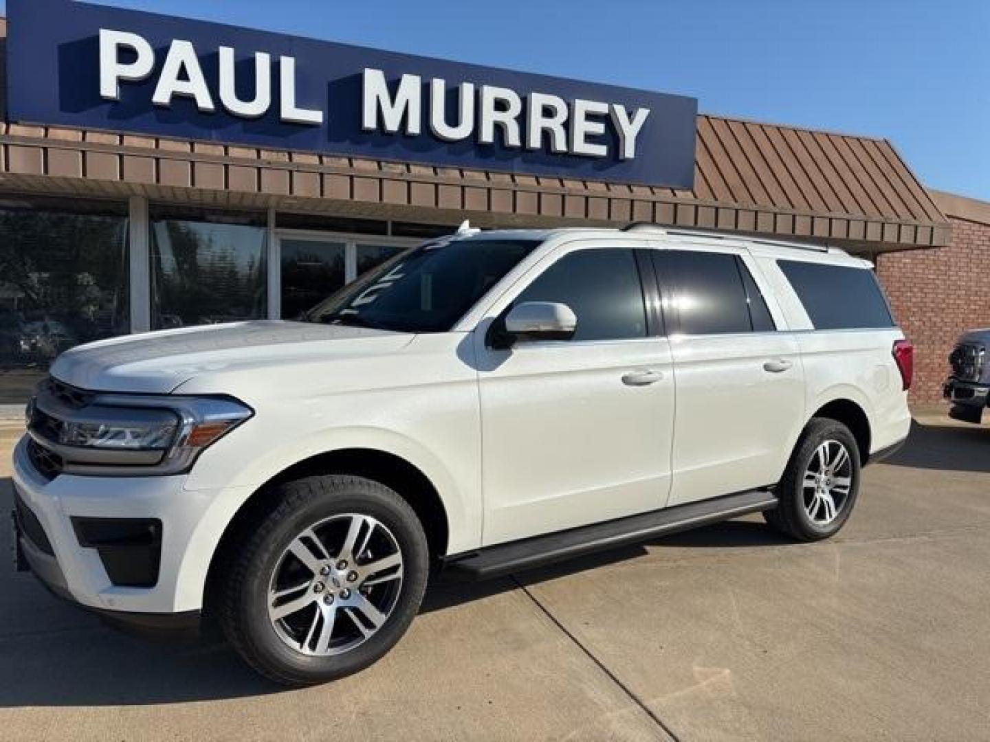 2024 Star White Metallic Tri-Coat /Black Onyx Ford Expedition Max XLT (1FMJK1H88RE) with an EcoBoost 3.5L V6 GTDi DOHC 24V Twin Turbocharged engine, Automatic transmission, located at 1105 E Mulberry, Kaufman, TX, 75142, (972) 962-2151, 32.589550, -96.300926 - Star White Metallic Tri-Coat 2024 Ford Expedition Max 4D Sport Utility XLT RWD 10-Speed Automatic EcoBoost 3.5L V6 GTDi DOHC 24V Twin Turbocharged<br><br><br>Please call Paul Murrey Ford Inc. In Kaufman Texas A Family Dealership Since 1952 Serving the Dallas Fort Worth and East Texas areas for over - Photo#2