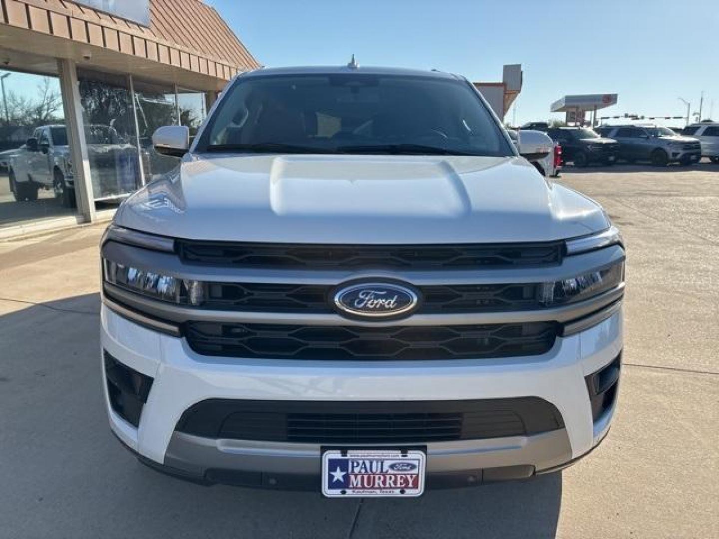 2024 Star White Metallic Tri-Coat /Black Onyx Ford Expedition Max XLT (1FMJK1H88RE) with an EcoBoost 3.5L V6 GTDi DOHC 24V Twin Turbocharged engine, Automatic transmission, located at 1105 E Mulberry, Kaufman, TX, 75142, (972) 962-2151, 32.589550, -96.300926 - Star White Metallic Tri-Coat 2024 Ford Expedition Max 4D Sport Utility XLT RWD 10-Speed Automatic EcoBoost 3.5L V6 GTDi DOHC 24V Twin Turbocharged<br><br><br>Please call Paul Murrey Ford Inc. In Kaufman Texas A Family Dealership Since 1952 Serving the Dallas Fort Worth and East Texas areas for over - Photo#7