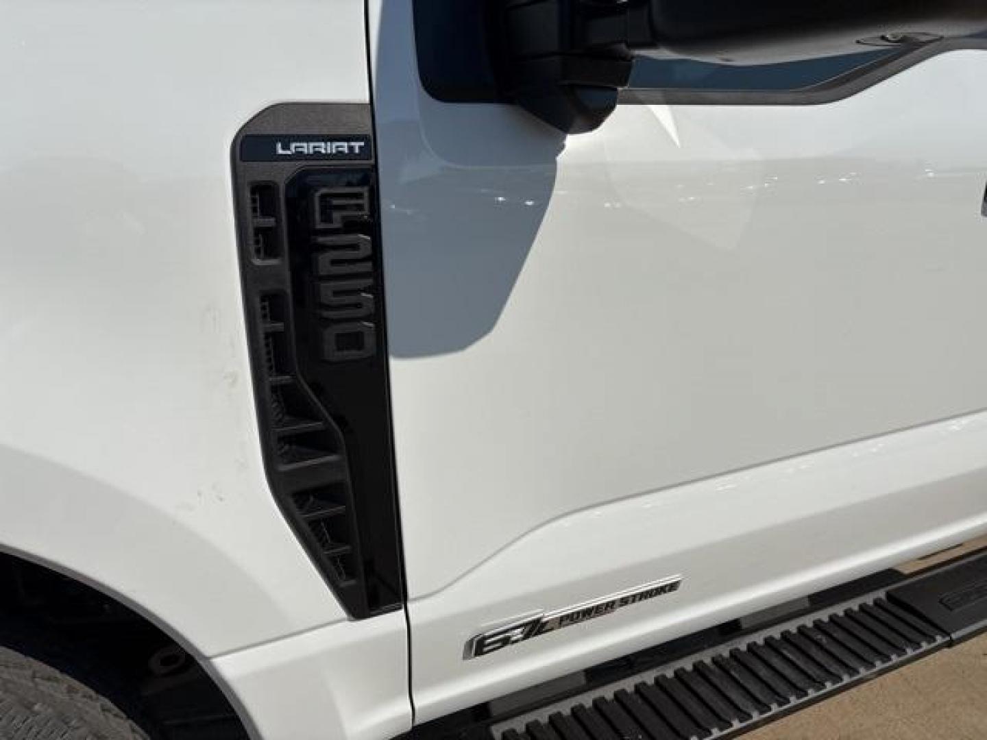 2024 Oxford White /Black Onyx Ford F-250SD (1FT8W2BT1RE) with an Power Stroke 6.7L V8 DI 32V OHV Turbodiesel engine, Automatic transmission, located at 1105 E Mulberry, Kaufman, TX, 75142, (972) 962-2151, 32.589550, -96.300926 - Photo#8