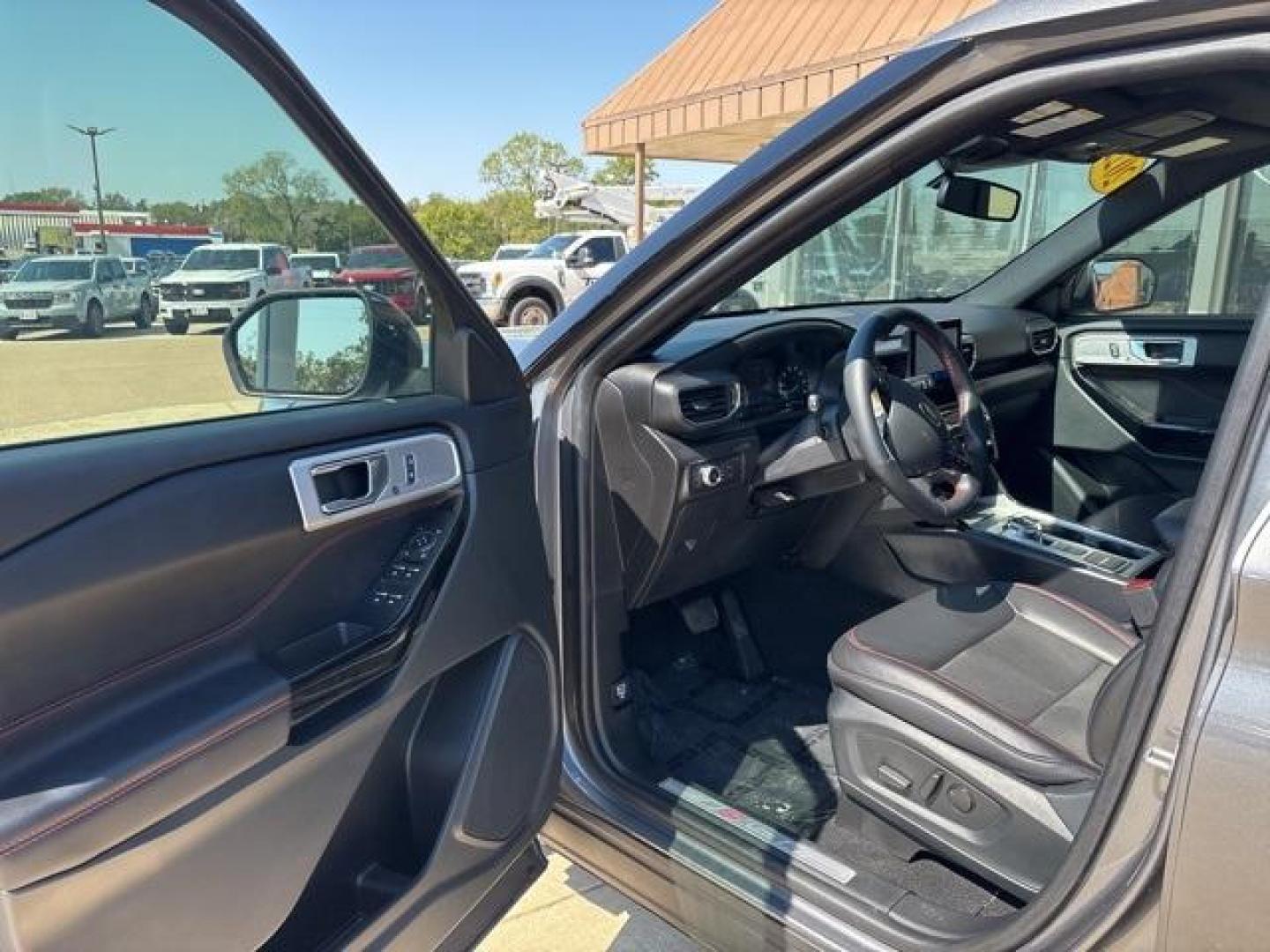 2022 Gray /Ebony Ford Explorer ST-Line (1FMSK7KH2NG) with an 2.3L EcoBoost I-4 engine, Automatic transmission, located at 1105 E Mulberry, Kaufman, TX, 75142, (972) 962-2151, 32.589550, -96.300926 - Gray 2022 Ford Explorer 4D Sport Utility ST-Line RWD 10-Speed Automatic 2.3L EcoBoost I-4 Priced below KBB Fair Purchase Price!<br><br><br>Recent Arrival! Odometer is 24392 miles below market average! 21/28 City/Highway MPG<br><br><br>Please call Paul Murrey Ford Inc. In Kaufman Texas A Family Deale - Photo#8