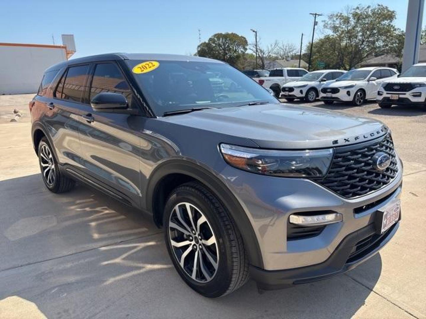 2022 Gray /Ebony Ford Explorer ST-Line (1FMSK7KH2NG) with an 2.3L EcoBoost I-4 engine, Automatic transmission, located at 1105 E Mulberry, Kaufman, TX, 75142, (972) 962-2151, 32.589550, -96.300926 - Gray 2022 Ford Explorer 4D Sport Utility ST-Line RWD 10-Speed Automatic 2.3L EcoBoost I-4 Priced below KBB Fair Purchase Price!<br><br><br>Recent Arrival! Odometer is 24392 miles below market average! 21/28 City/Highway MPG<br><br><br>Please call Paul Murrey Ford Inc. In Kaufman Texas A Family Deale - Photo#6