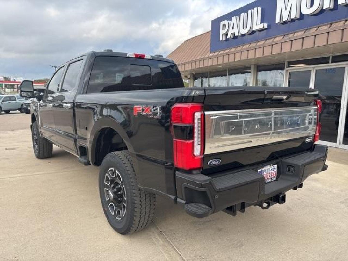 2024 Agate Black Metallic /Black Onyx Ford F-250SD Platinum (1FT8W2BM5RE) with an 6.7L High Output Power Stroke V8 Diesel engine, Automatic transmission, located at 1105 E Mulberry, Kaufman, TX, 75142, (972) 962-2151, 32.589550, -96.300926 - Agate Black Metallic 2024 Ford F-250SD 4D Extended Cab Platinum 4WD 10-Speed Automatic 6.7L High Output Power Stroke V8 Diesel 4WD.<br><br><br>Please call Paul Murrey Ford Inc. In Kaufman Texas A Family Dealership Since 1952 Serving the Dallas Fort Worth and East Texas areas for over 70 years. Pleas - Photo#3