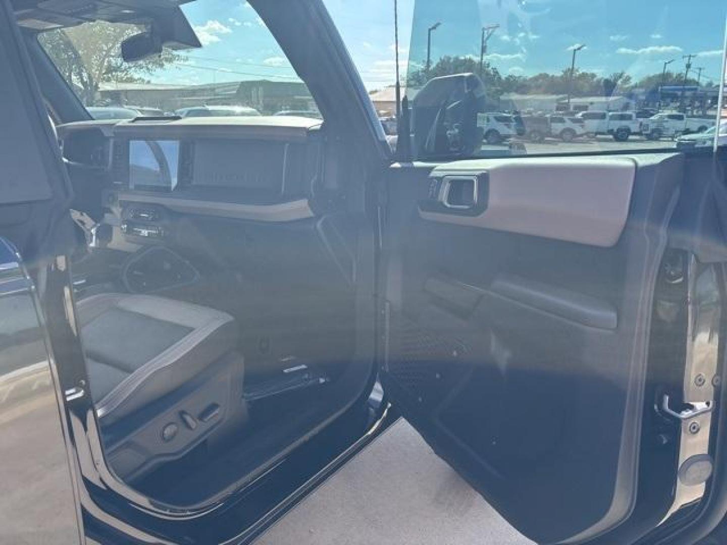 2024 Shadow Black /Black Onyx Interior Ford Bronco Wildtrak (1FMEE2BP4RL) with an 2.7L EcoBoost V6 engine, Automatic transmission, located at 1105 E Mulberry, Kaufman, TX, 75142, (972) 962-2151, 32.589550, -96.300926 - Shadow Black 2024 Ford Bronco 4D Sport Utility Wildtrak 4WD 10-Speed Automatic 2.7L EcoBoost V6<br><br><br>Please call Paul Murrey Ford Inc. In Kaufman Texas A Family Dealership Since 1952 Serving the Dallas Fort Worth and East Texas areas for over 70 years. Please call 972-962-2151 www.murreyford.c - Photo#16