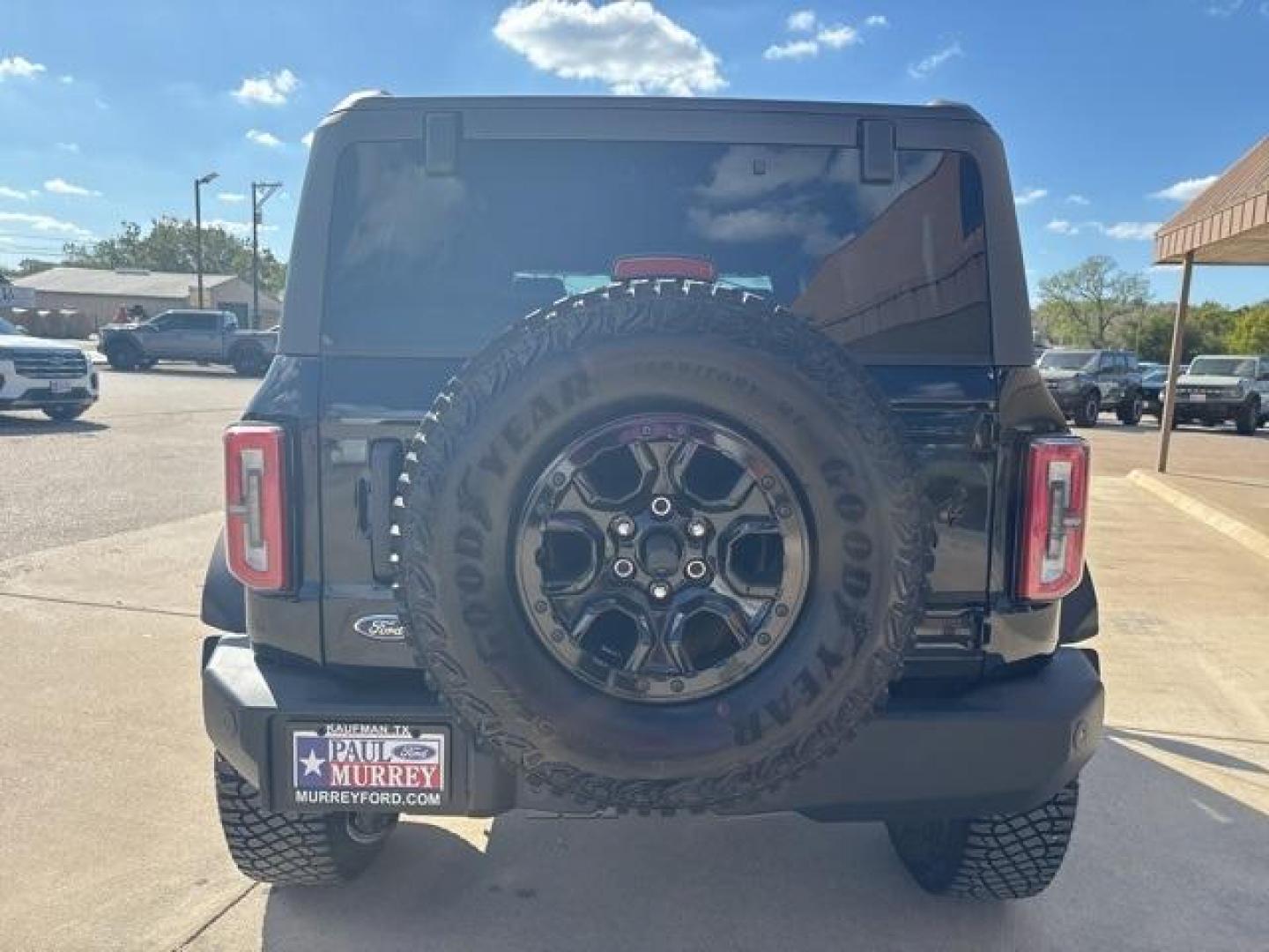 2024 Shadow Black /Black Onyx Interior Ford Bronco Wildtrak (1FMEE2BP4RL) with an 2.7L EcoBoost V6 engine, Automatic transmission, located at 1105 E Mulberry, Kaufman, TX, 75142, (972) 962-2151, 32.589550, -96.300926 - Shadow Black 2024 Ford Bronco 4D Sport Utility Wildtrak 4WD 10-Speed Automatic 2.7L EcoBoost V6<br><br><br>Please call Paul Murrey Ford Inc. In Kaufman Texas A Family Dealership Since 1952 Serving the Dallas Fort Worth and East Texas areas for over 70 years. Please call 972-962-2151 www.murreyford.c - Photo#4