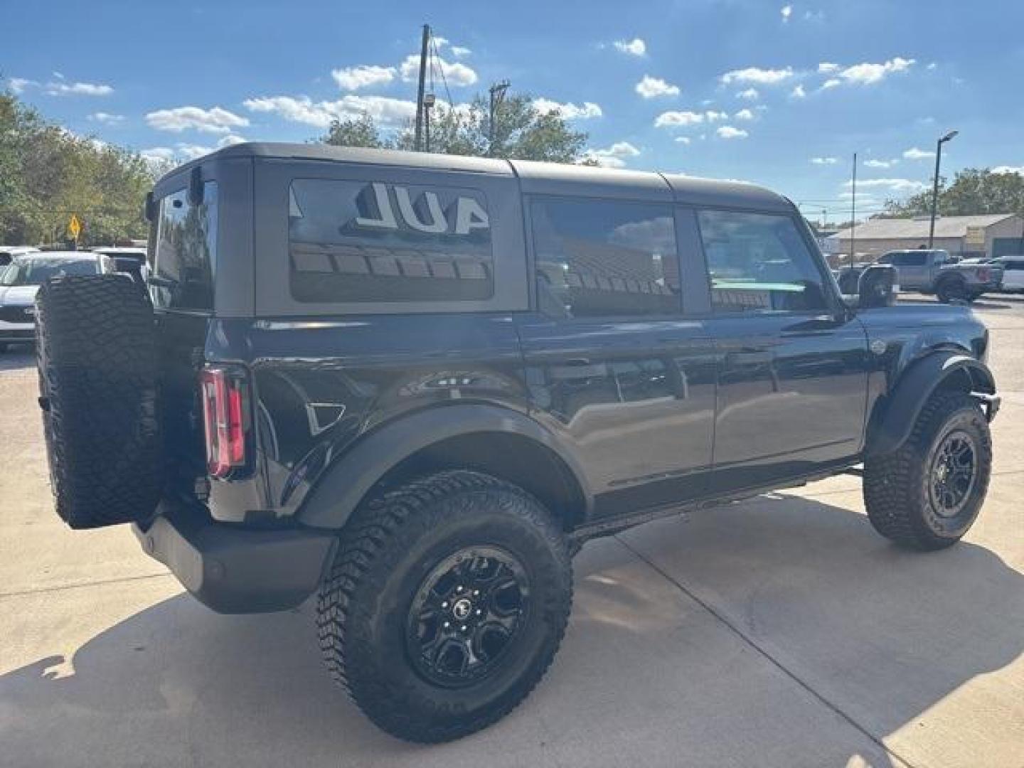 2024 Shadow Black /Black Onyx Interior Ford Bronco Wildtrak (1FMEE2BP4RL) with an 2.7L EcoBoost V6 engine, Automatic transmission, located at 1105 E Mulberry, Kaufman, TX, 75142, (972) 962-2151, 32.589550, -96.300926 - Shadow Black 2024 Ford Bronco 4D Sport Utility Wildtrak 4WD 10-Speed Automatic 2.7L EcoBoost V6<br><br><br>Please call Paul Murrey Ford Inc. In Kaufman Texas A Family Dealership Since 1952 Serving the Dallas Fort Worth and East Texas areas for over 70 years. Please call 972-962-2151 www.murreyford.c - Photo#5