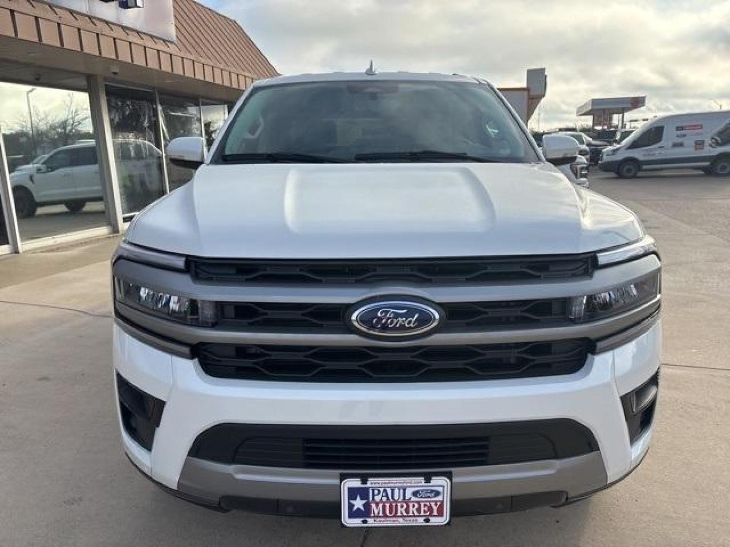 2024 Star White Metallic Tri-Coat /Sandstone Ford Expedition XLT (1FMJU1H84RE) with an EcoBoost 3.5L V6 GTDi DOHC 24V Twin Turbocharged engine, Automatic transmission, located at 1105 E Mulberry, Kaufman, TX, 75142, (972) 962-2151, 32.589550, -96.300926 - Photo#7