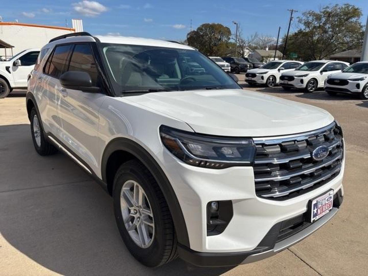 2025 White /Gray Ford Explorer Active (1FMUK7DH5SG) with an 2.3L EcoBoost I-4 engine, Automatic transmission, located at 1105 E Mulberry, Kaufman, TX, 75142, (972) 962-2151, 32.589550, -96.300926 - Photo#6