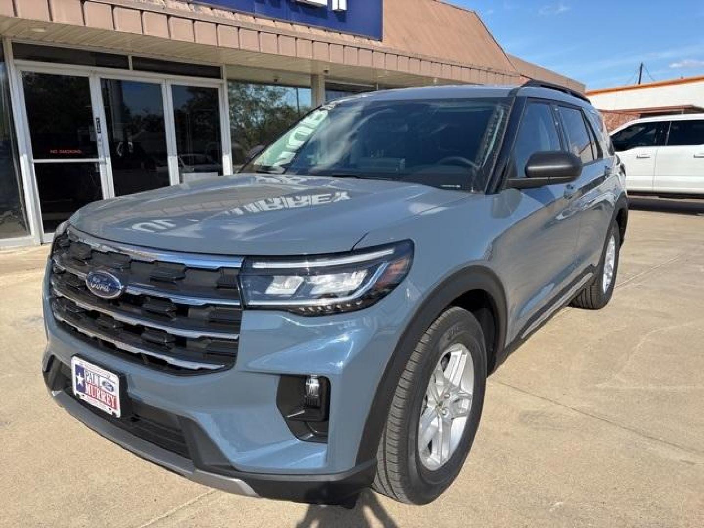 2025 Vapor Blue Metallic /Gray Ford Explorer Active (1FMUK7DH6SG) with an 2.3L EcoBoost I-4 engine, Automatic transmission, located at 1105 E Mulberry, Kaufman, TX, 75142, (972) 962-2151, 32.589550, -96.300926 - Vapor Blue Metallic 2025 Ford Explorer 4D Sport Utility Active RWD 10-Speed Automatic 2.3L EcoBoost I-4<br><br>21/28 City/Highway MPG<br><br><br>Please call Paul Murrey Ford Inc. In Kaufman Texas A Family Dealership Since 1952 Serving the Dallas Fort Worth and East Texas areas for over 70 years. Ple - Photo#1