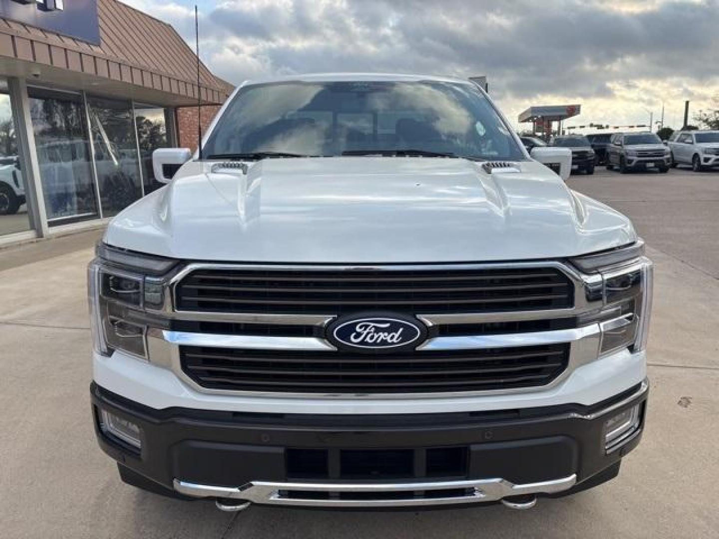 2024 Star White Metallic Tri-Coat Ford F-150 King Ranch (1FTFW6L87RF) with an 3.5L V6 EcoBoost engine, Automatic transmission, located at 1105 E Mulberry, Kaufman, TX, 75142, (972) 962-2151, 32.589550, -96.300926 - White 2024 Ford F-150 4D SuperCrew King Ranch 4WD 10-Speed Automatic 3.5L V6 EcoBoost 4WD.<br><br><br>Please call Paul Murrey Ford Inc. In Kaufman Texas A Family Dealership Since 1952 Serving the Dallas Fort Worth and East Texas areas for over 70 years. Please call 972-962-2151 www.murreyford.com ww - Photo#7