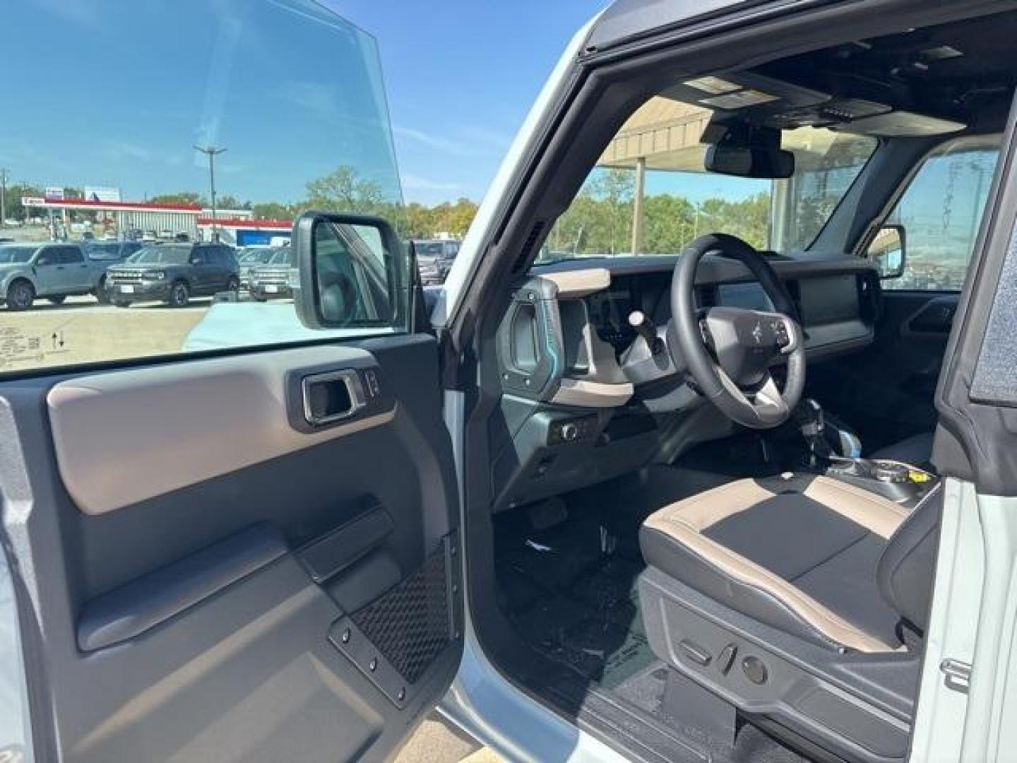 2024 Cactus Gray /Black Onyx Interior Ford Bronco Wildtrak (1FMEE2BP9RL) with an 2.7L EcoBoost V6 engine, Automatic transmission, located at 1105 E Mulberry, Kaufman, TX, 75142, (972) 962-2151, 32.589550, -96.300926 - Cactus Gray 2024 Ford Bronco 4D Sport Utility Wildtrak 4WD 10-Speed Automatic 2.7L EcoBoost V6<br><br><br>Please call Paul Murrey Ford Inc. In Kaufman Texas A Family Dealership Since 1952 Serving the Dallas Fort Worth and East Texas areas for over 70 years. Please call 972-962-2151 www.murreyford.co - Photo#9