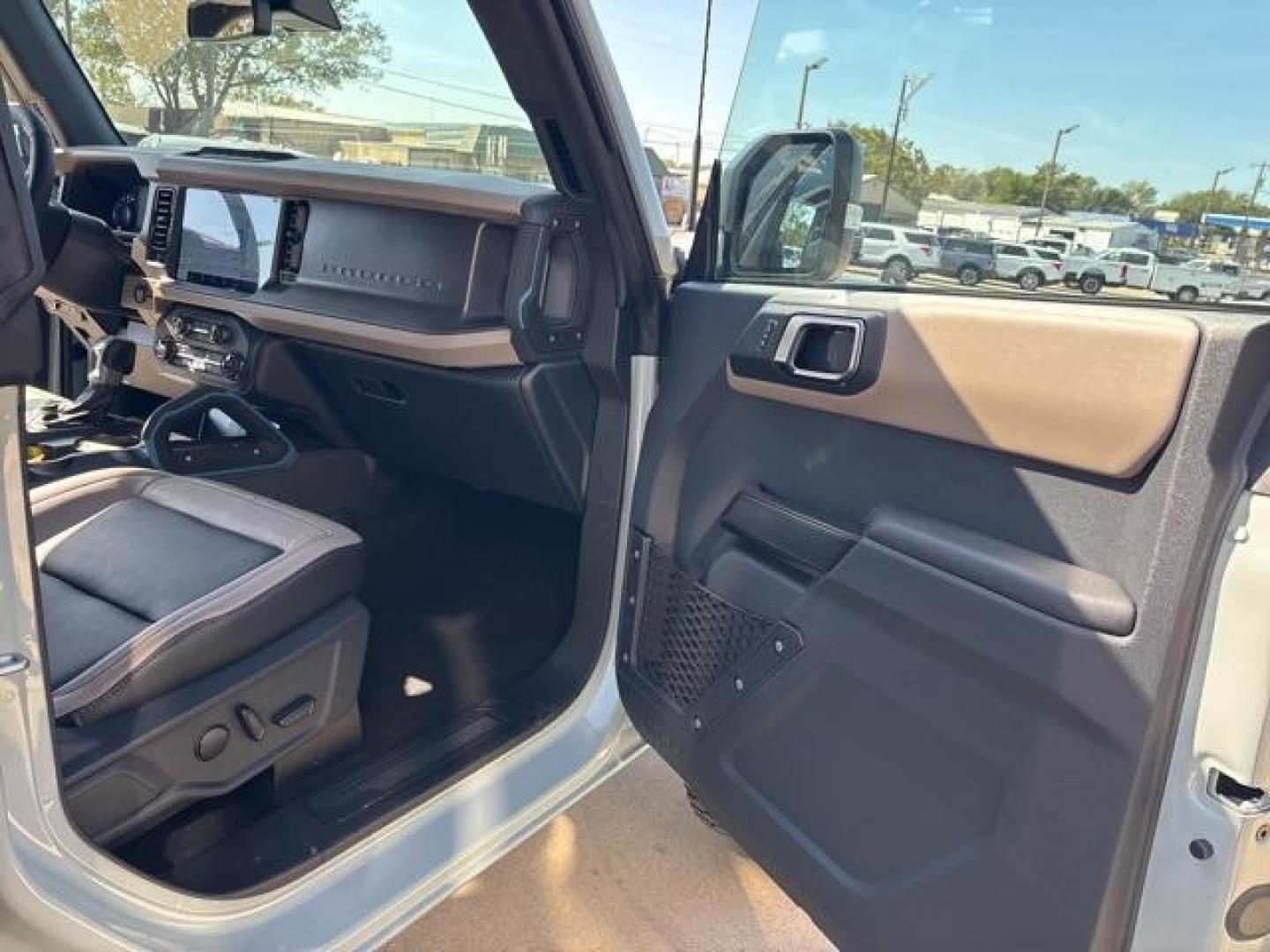 2024 Cactus Gray /Black Onyx Interior Ford Bronco Wildtrak (1FMEE2BP9RL) with an 2.7L EcoBoost V6 engine, Automatic transmission, located at 1105 E Mulberry, Kaufman, TX, 75142, (972) 962-2151, 32.589550, -96.300926 - Cactus Gray 2024 Ford Bronco 4D Sport Utility Wildtrak 4WD 10-Speed Automatic 2.7L EcoBoost V6<br><br><br>Please call Paul Murrey Ford Inc. In Kaufman Texas A Family Dealership Since 1952 Serving the Dallas Fort Worth and East Texas areas for over 70 years. Please call 972-962-2151 www.murreyford.co - Photo#16