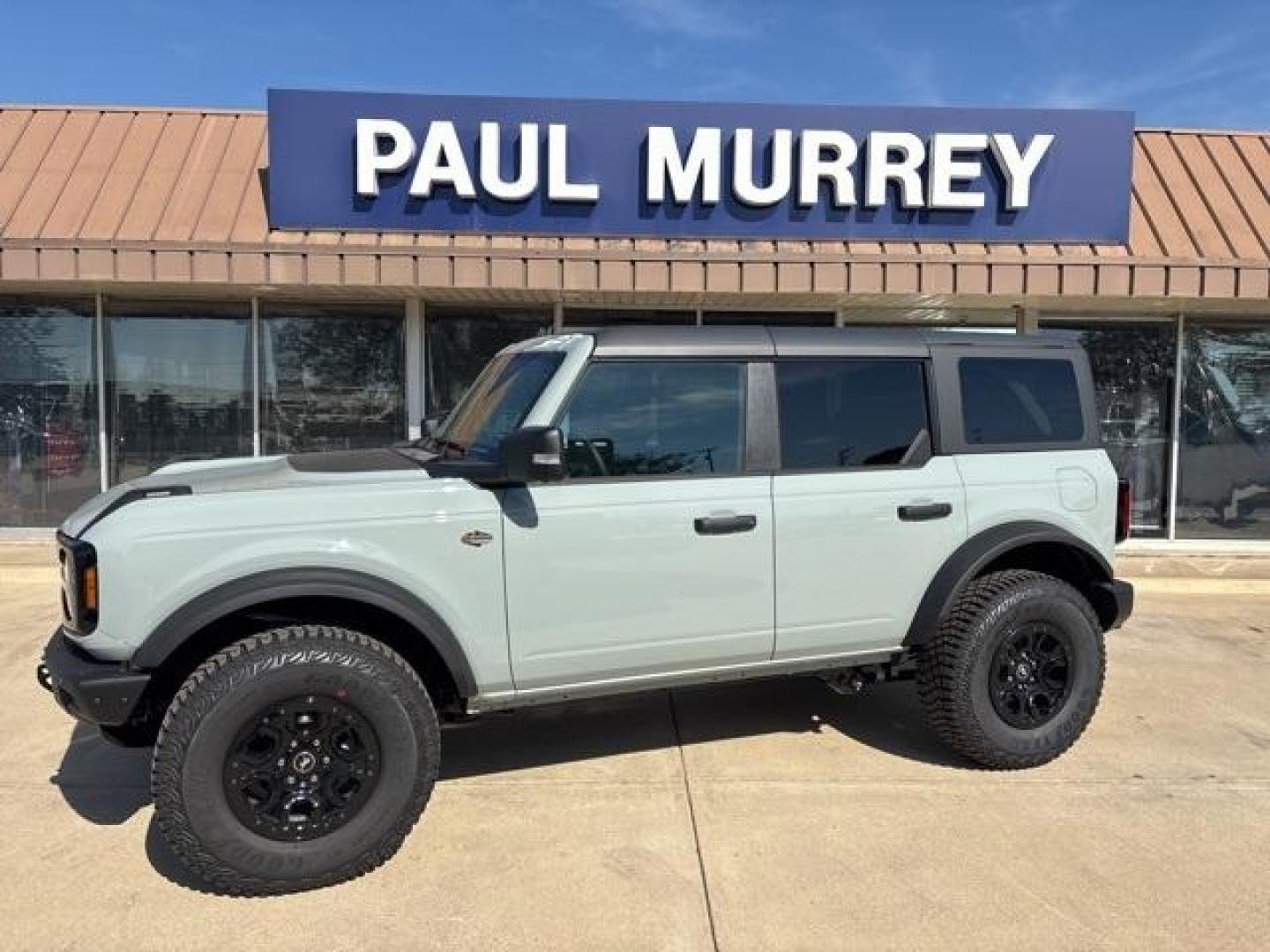 2024 Cactus Gray /Black Onyx Interior Ford Bronco Wildtrak (1FMEE2BP9RL) with an 2.7L EcoBoost V6 engine, Automatic transmission, located at 1105 E Mulberry, Kaufman, TX, 75142, (972) 962-2151, 32.589550, -96.300926 - Cactus Gray 2024 Ford Bronco 4D Sport Utility Wildtrak 4WD 10-Speed Automatic 2.7L EcoBoost V6<br><br><br>Please call Paul Murrey Ford Inc. In Kaufman Texas A Family Dealership Since 1952 Serving the Dallas Fort Worth and East Texas areas for over 70 years. Please call 972-962-2151 www.murreyford.co - Photo#0