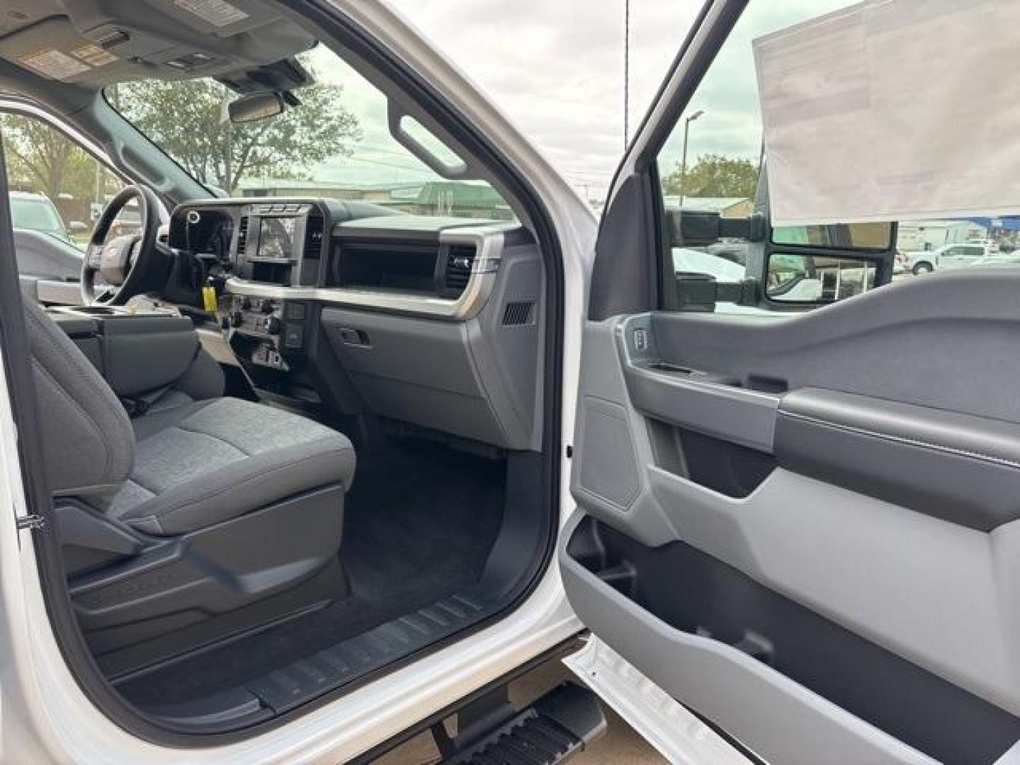 2024 Oxford White Ford F-350SD XL (1FT8W3BT3RE) with an Power Stroke 6.7L V8 DI 32V OHV Turbodiesel engine, Automatic transmission, located at 1105 E Mulberry, Kaufman, TX, 75142, (972) 962-2151, 32.589550, -96.300926 - Oxford White 2024 Ford F-350SD 4D Crew Cab XL 4WD 10-Speed Automatic Power Stroke 6.7L V8 DI 32V OHV Turbodiesel 4WD.<br><br><br>Please call Paul Murrey Ford Inc. In Kaufman Texas A Family Dealership Since 1952 Serving the Dallas Fort Worth and East Texas areas for over 70 years. Please call 972-962 - Photo#13