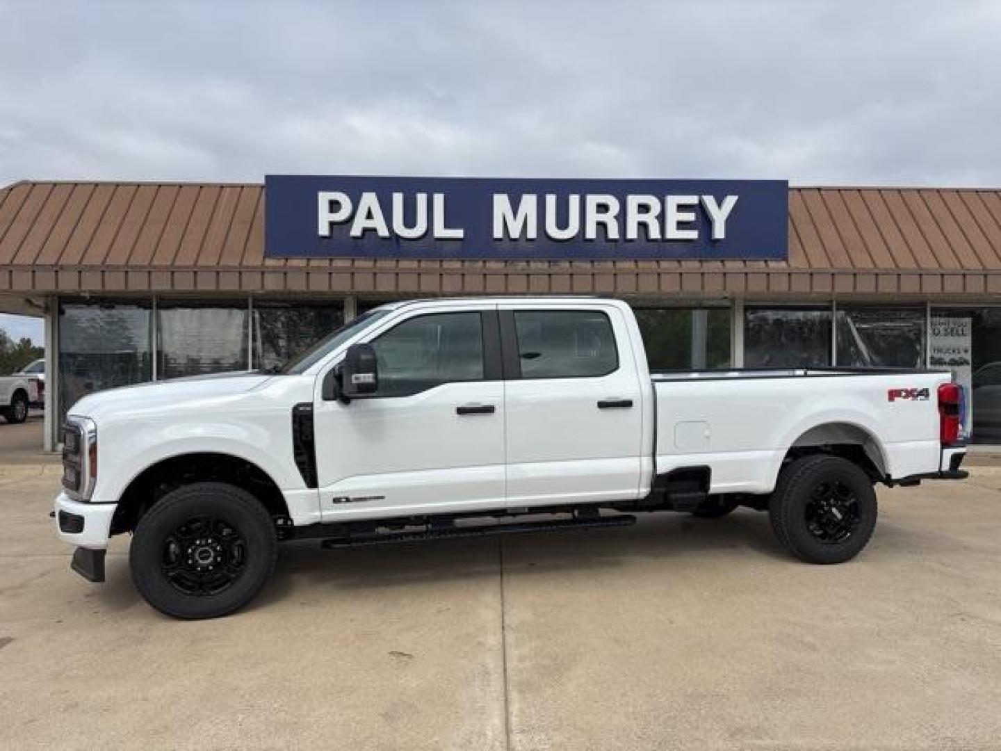 2024 Oxford White Ford F-350SD XL (1FT8W3BT3RE) with an Power Stroke 6.7L V8 DI 32V OHV Turbodiesel engine, Automatic transmission, located at 1105 E Mulberry, Kaufman, TX, 75142, (972) 962-2151, 32.589550, -96.300926 - Oxford White 2024 Ford F-350SD 4D Crew Cab XL 4WD 10-Speed Automatic Power Stroke 6.7L V8 DI 32V OHV Turbodiesel 4WD.<br><br><br>Please call Paul Murrey Ford Inc. In Kaufman Texas A Family Dealership Since 1952 Serving the Dallas Fort Worth and East Texas areas for over 70 years. Please call 972-962 - Photo#0