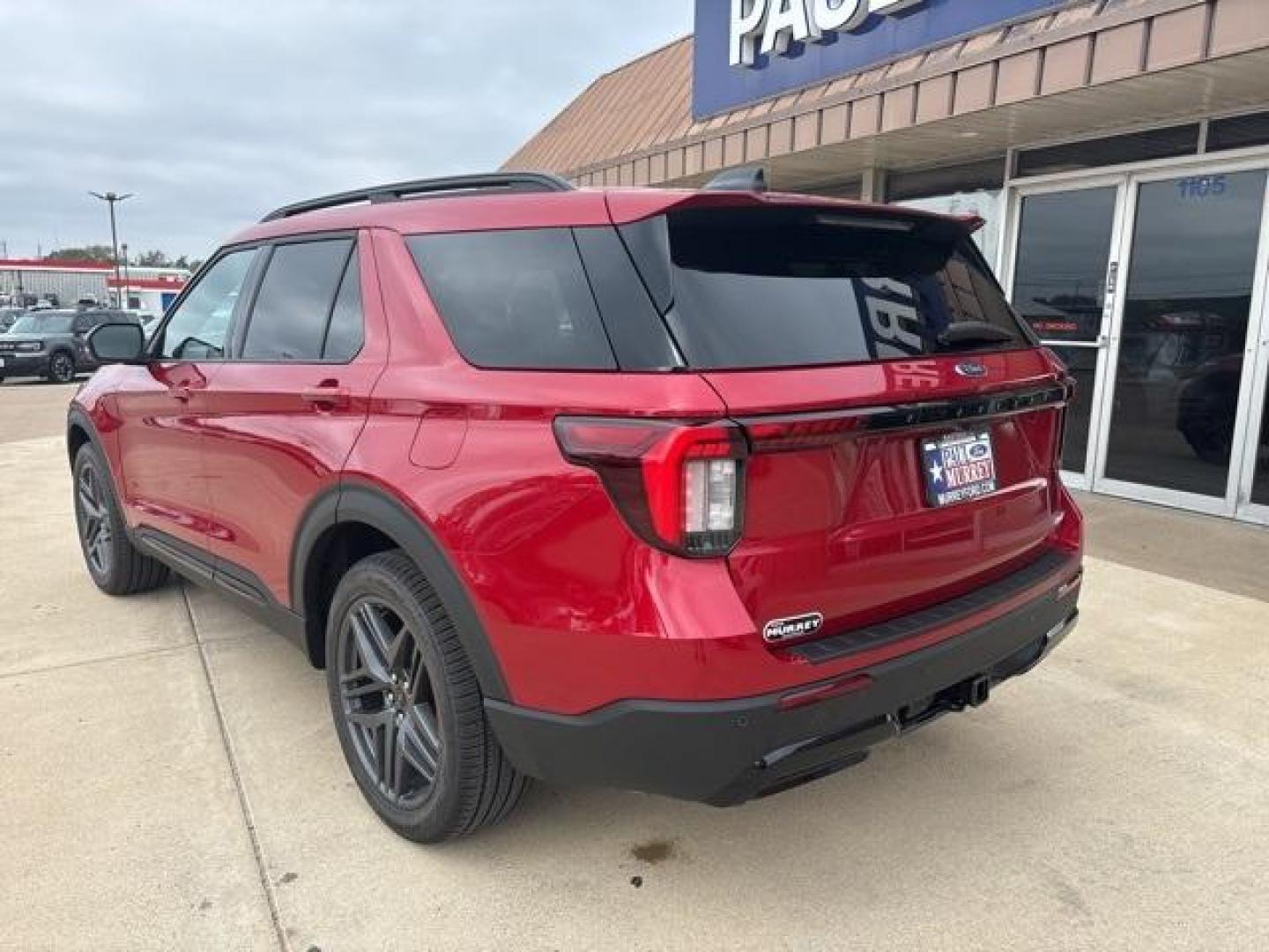 2025 Rapid Red Metallic Tinted Clearcoat /Onyx Ford Explorer ST-Line (1FMUK8KH9SG) with an 2.3L EcoBoost I-4 engine, Automatic transmission, located at 1105 E Mulberry, Kaufman, TX, 75142, (972) 962-2151, 32.589550, -96.300926 - Red 2025 Ford Explorer 4D Sport Utility ST-Line 4WD 10-Speed Automatic 2.3L EcoBoost I-4 4WD.<br><br>20/27 City/Highway MPG<br><br><br>Please call Paul Murrey Ford Inc. In Kaufman Texas A Family Dealership Since 1952 Serving the Dallas Fort Worth and East Texas areas for over 70 years. Please call 9 - Photo#3