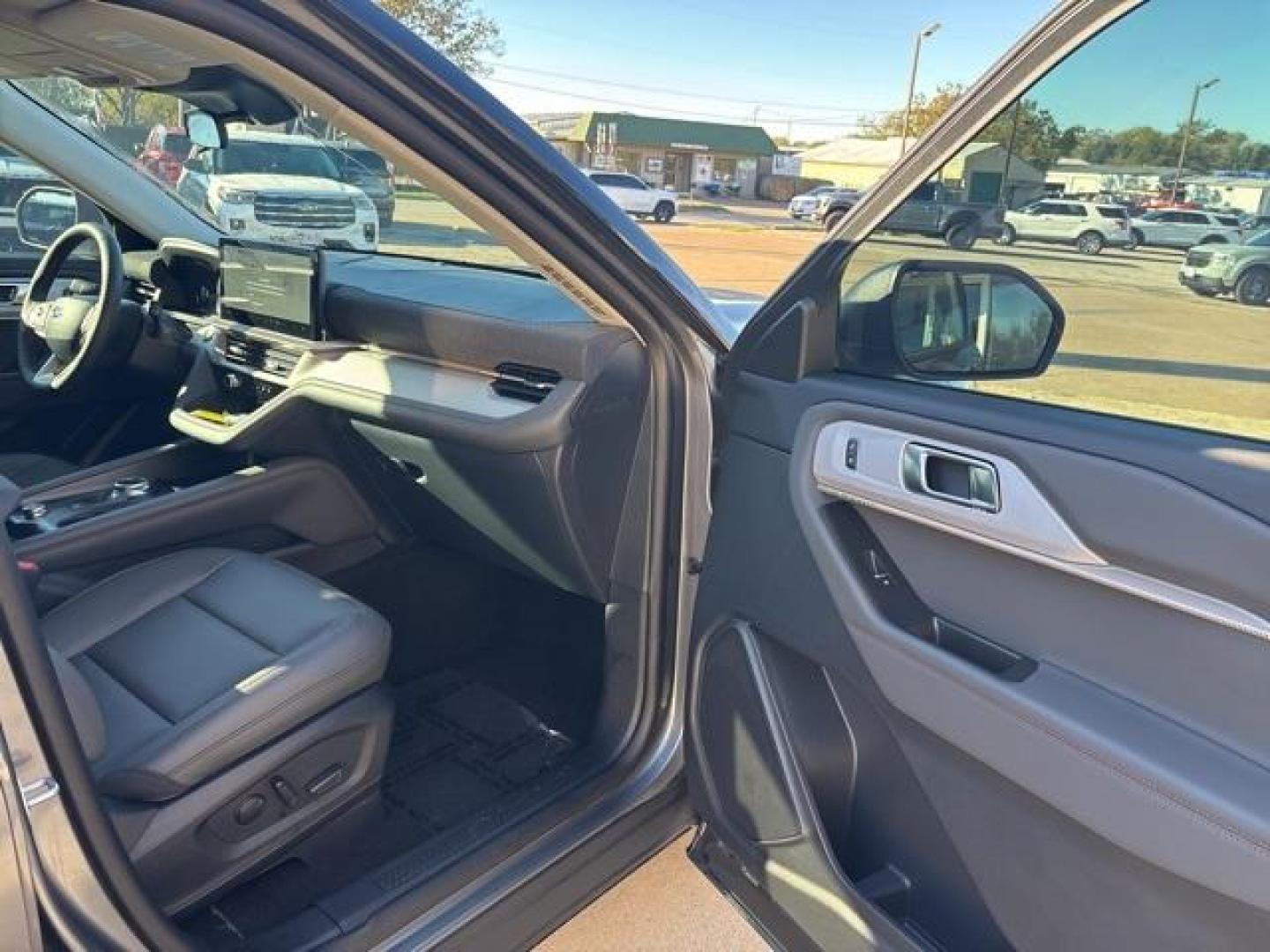 2025 Carbonized Gray Metallic /Gray Ford Explorer Active (1FMUK7DH6SG) with an 2.3L EcoBoost I-4 engine, Automatic transmission, located at 1105 E Mulberry, Kaufman, TX, 75142, (972) 962-2151, 32.589550, -96.300926 - Photo#16