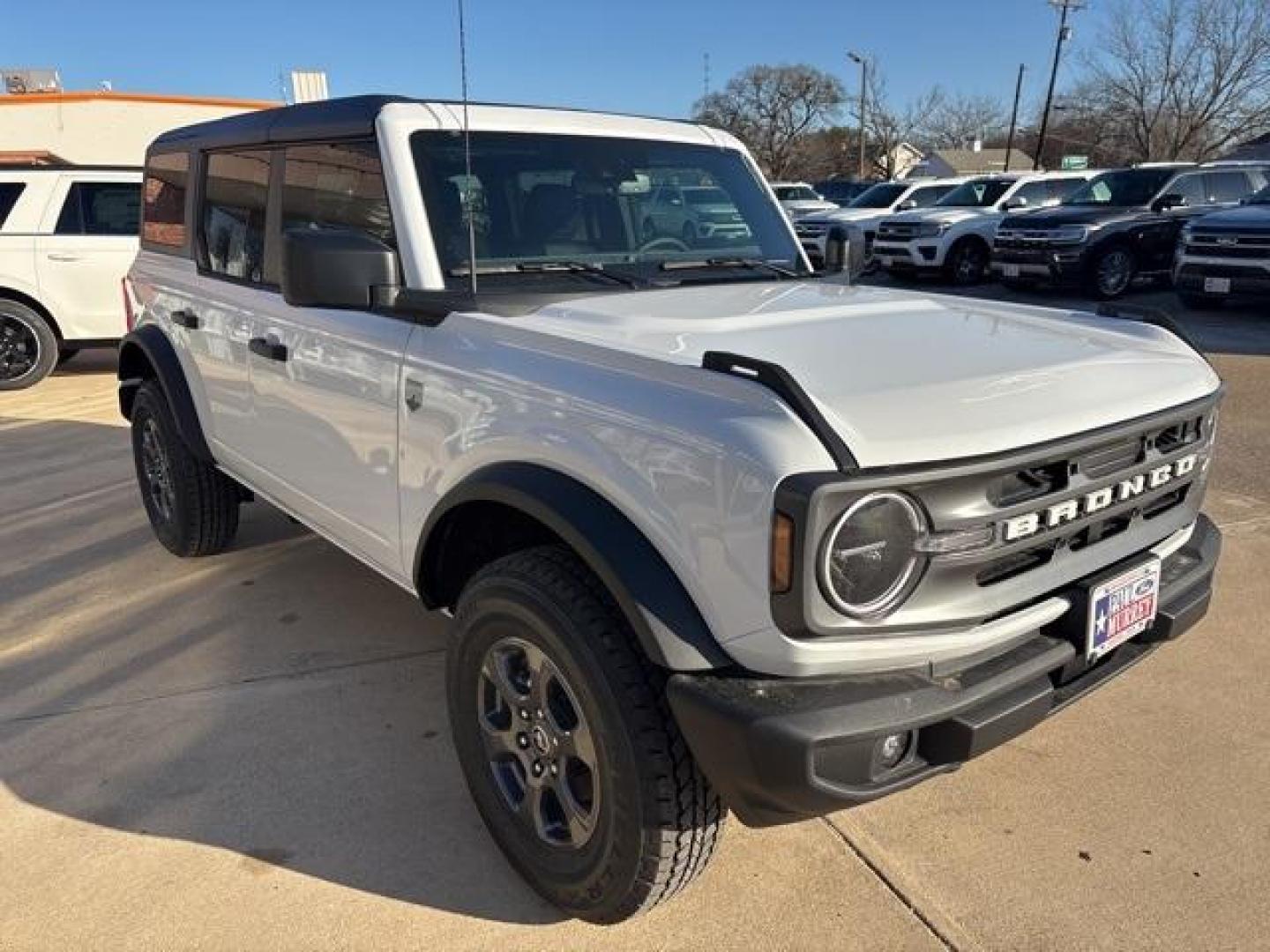 2024 Oxford White /Black Onyx Interior Ford Bronco Big Bend (1FMDE7BH1RL) with an 2.3L EcoBoost I-4 engine, Automatic transmission, located at 1105 E Mulberry, Kaufman, TX, 75142, (972) 962-2151, 32.589550, -96.300926 - Oxford White 2024 Ford Bronco 4D Sport Utility Big Bend 4WD 10-Speed Automatic 2.3L EcoBoost I-4<br><br><br>Please call Paul Murrey Ford Inc. In Kaufman Texas A Family Dealership Since 1952 Serving the Dallas Fort Worth and East Texas areas for over 70 years. Please call 972-962-2151 www.murreyford. - Photo#5