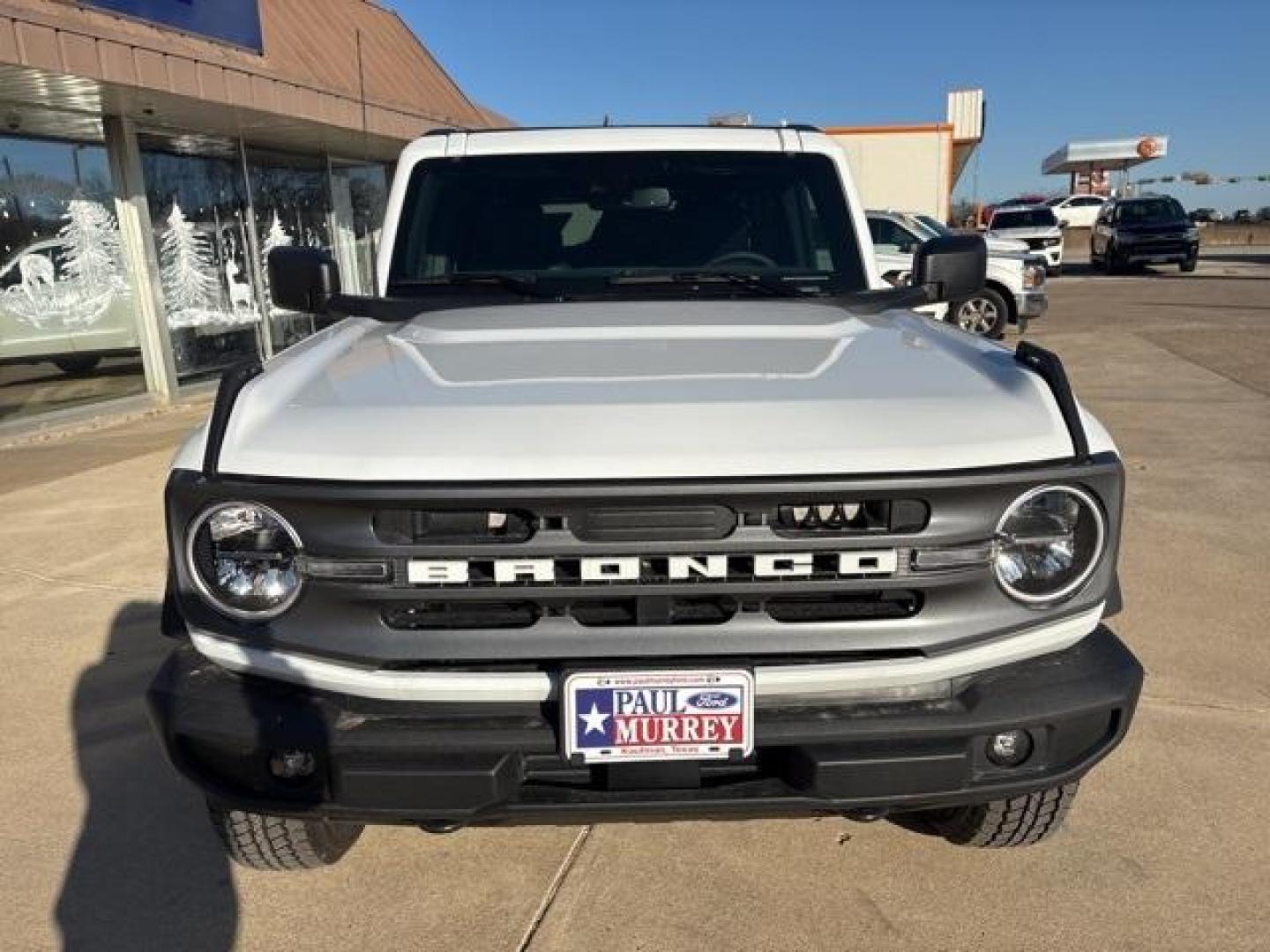 2024 Oxford White /Black Onyx Interior Ford Bronco Big Bend (1FMDE7BH1RL) with an 2.3L EcoBoost I-4 engine, Automatic transmission, located at 1105 E Mulberry, Kaufman, TX, 75142, (972) 962-2151, 32.589550, -96.300926 - Oxford White 2024 Ford Bronco 4D Sport Utility Big Bend 4WD 10-Speed Automatic 2.3L EcoBoost I-4<br><br><br>Please call Paul Murrey Ford Inc. In Kaufman Texas A Family Dealership Since 1952 Serving the Dallas Fort Worth and East Texas areas for over 70 years. Please call 972-962-2151 www.murreyford. - Photo#6