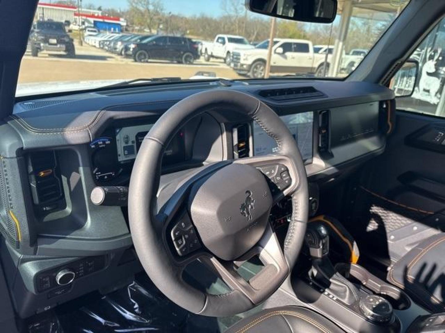 2024 Oxford White /Black Onyx Ford Bronco Badlands (1FMEE9BP4RL) with an 2.7L EcoBoost V6 engine, Automatic transmission, located at 1105 E Mulberry, Kaufman, TX, 75142, (972) 962-2151, 32.589550, -96.300926 - Oxford White 2024 Ford Bronco 4D Sport Utility Badlands 4WD 10-Speed Automatic 2.7L EcoBoost V6<br><br><br>Please call Paul Murrey Ford Inc. In Kaufman Texas A Family Dealership Since 1952 Serving the Dallas Fort Worth and East Texas areas for over 70 years. Please call 972-962-2151 www.murreyford.c - Photo#10