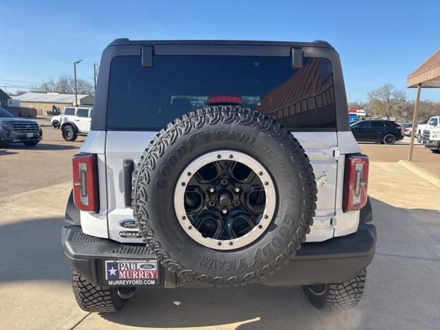 2024 Oxford White /Black Onyx Ford Bronco Badlands (1FMEE9BP4RL) with an 2.7L EcoBoost V6 engine, Automatic transmission, located at 1105 E Mulberry, Kaufman, TX, 75142, (972) 962-2151, 32.589550, -96.300926 - Oxford White 2024 Ford Bronco 4D Sport Utility Badlands 4WD 10-Speed Automatic 2.7L EcoBoost V6<br><br><br>Please call Paul Murrey Ford Inc. In Kaufman Texas A Family Dealership Since 1952 Serving the Dallas Fort Worth and East Texas areas for over 70 years. Please call 972-962-2151 www.murreyford.c - Photo#4