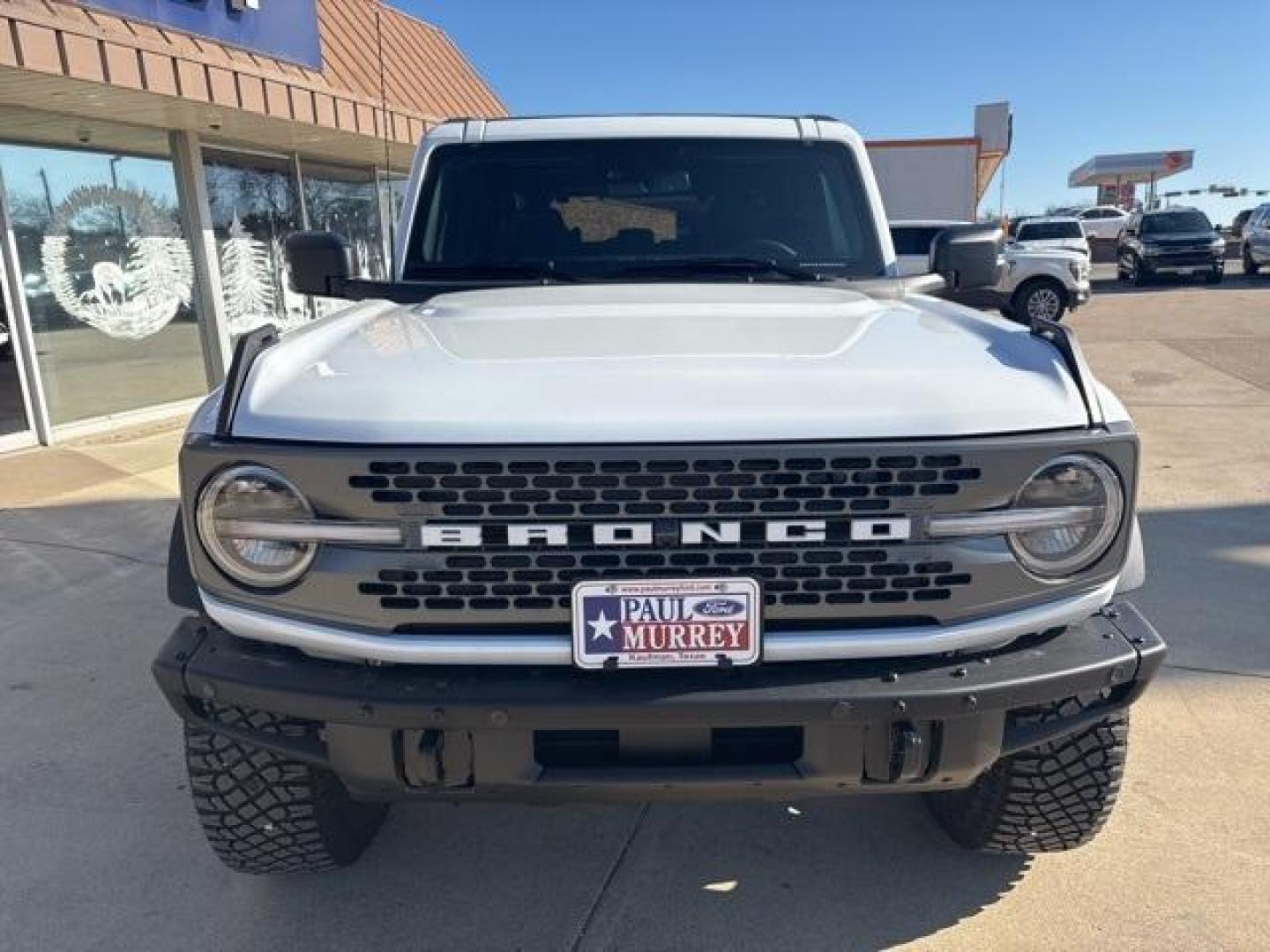 2024 Oxford White /Black Onyx Ford Bronco Badlands (1FMEE9BP4RL) with an 2.7L EcoBoost V6 engine, Automatic transmission, located at 1105 E Mulberry, Kaufman, TX, 75142, (972) 962-2151, 32.589550, -96.300926 - Oxford White 2024 Ford Bronco 4D Sport Utility Badlands 4WD 10-Speed Automatic 2.7L EcoBoost V6<br><br><br>Please call Paul Murrey Ford Inc. In Kaufman Texas A Family Dealership Since 1952 Serving the Dallas Fort Worth and East Texas areas for over 70 years. Please call 972-962-2151 www.murreyford.c - Photo#7