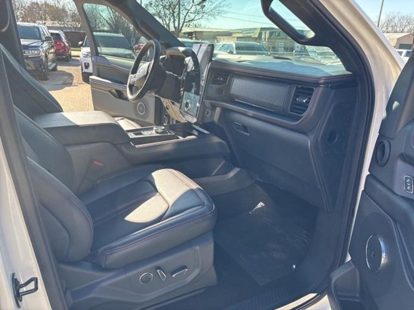 2024 Star White Metallic Tri-Coat /Black Onyx Ford Expedition Max Limited (1FMJK1K85RE) with an EcoBoost 3.5L V6 GTDi DOHC 24V Twin Turbocharged engine, Automatic transmission, located at 1105 E Mulberry, Kaufman, TX, 75142, (972) 962-2151, 32.589550, -96.300926 - Star White Metallic Tri-Coat 2024 Ford Expedition Max 4D Sport Utility Limited RWD 10-Speed Automatic EcoBoost 3.5L V6 GTDi DOHC 24V Twin Turbocharged<br><br><br>Please call Paul Murrey Ford Inc. In Kaufman Texas A Family Dealership Since 1952 Serving the Dallas Fort Worth and East Texas areas for o - Photo#14