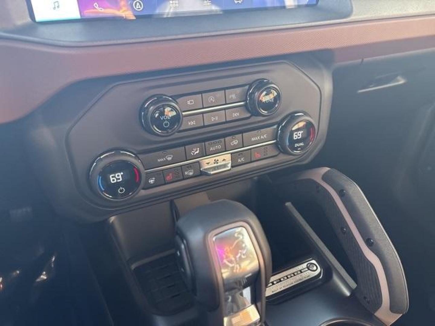 2024 Shadow Black /Black Onyx Interior Ford Bronco Outer Banks (1FMDE8BH0RL) with an 2.3L EcoBoost I-4 engine, Automatic transmission, located at 1105 E Mulberry, Kaufman, TX, 75142, (972) 962-2151, 32.589550, -96.300926 - Shadow Black 2024 Ford Bronco 4D Sport Utility Outer Banks 4WD 10-Speed Automatic 2.3L EcoBoost I-4<br><br>Recent Arrival!<br><br><br>Please call Paul Murrey Ford Inc. In Kaufman Texas A Family Dealership Since 1952 Serving the Dallas Fort Worth and East Texas areas for over 70 years. Please call 97 - Photo#17