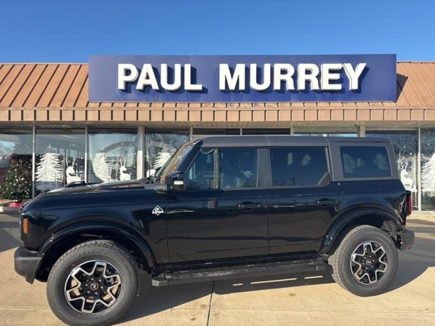 2024 Shadow Black /Black Onyx Interior Ford Bronco Outer Banks (1FMDE8BH0RL) with an 2.3L EcoBoost I-4 engine, Automatic transmission, located at 1105 E Mulberry, Kaufman, TX, 75142, (972) 962-2151, 32.589550, -96.300926 - Shadow Black 2024 Ford Bronco 4D Sport Utility Outer Banks 4WD 10-Speed Automatic 2.3L EcoBoost I-4<br><br>Recent Arrival!<br><br><br>Please call Paul Murrey Ford Inc. In Kaufman Texas A Family Dealership Since 1952 Serving the Dallas Fort Worth and East Texas areas for over 70 years. Please call 97 - Photo#0