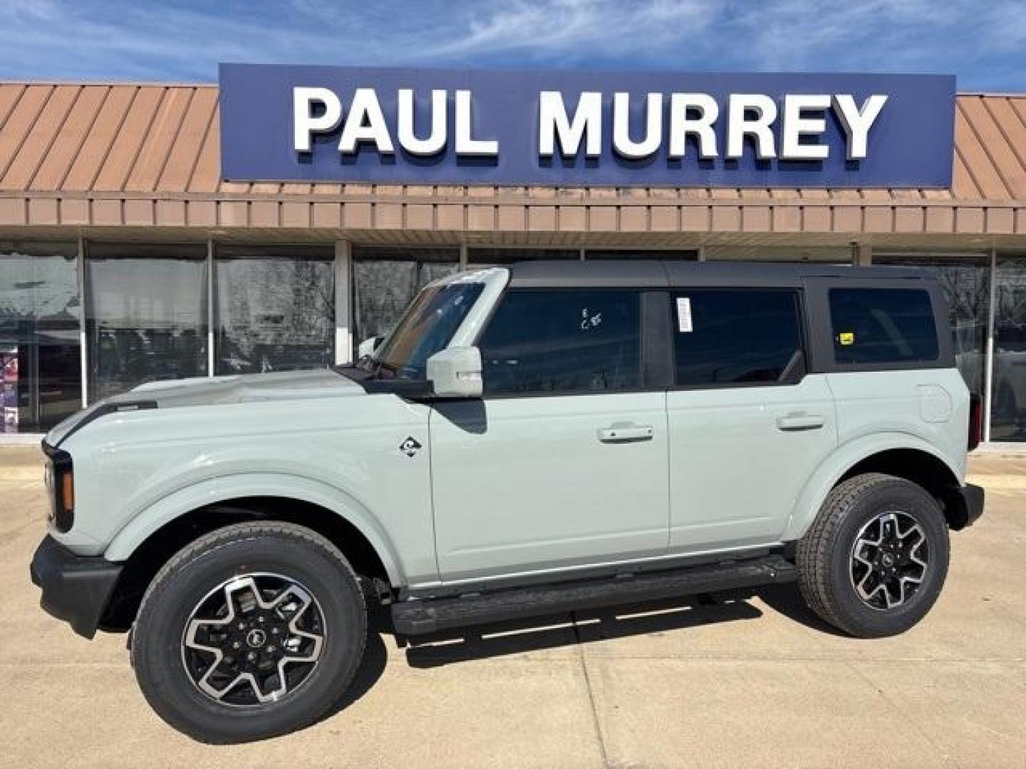 2024 Cactus /Roast W/Black Onyx Ford Bronco Outer Banks (1FMDE8BH7RL) with an 2.3L EcoBoost I-4 engine, Automatic transmission, located at 1105 E Mulberry, Kaufman, TX, 75142, (972) 962-2151, 32.589550, -96.300926 - Cactus Gray 2024 Ford Bronco 4D Sport Utility Outer Banks 4WD 10-Speed Automatic 2.3L EcoBoost I-4<br><br><br>Please call Paul Murrey Ford Inc. In Kaufman Texas A Family Dealership Since 1952 Serving the Dallas Fort Worth and East Texas areas for over 70 years. Please call 972-962-2151 www.murreyfor - Photo#0